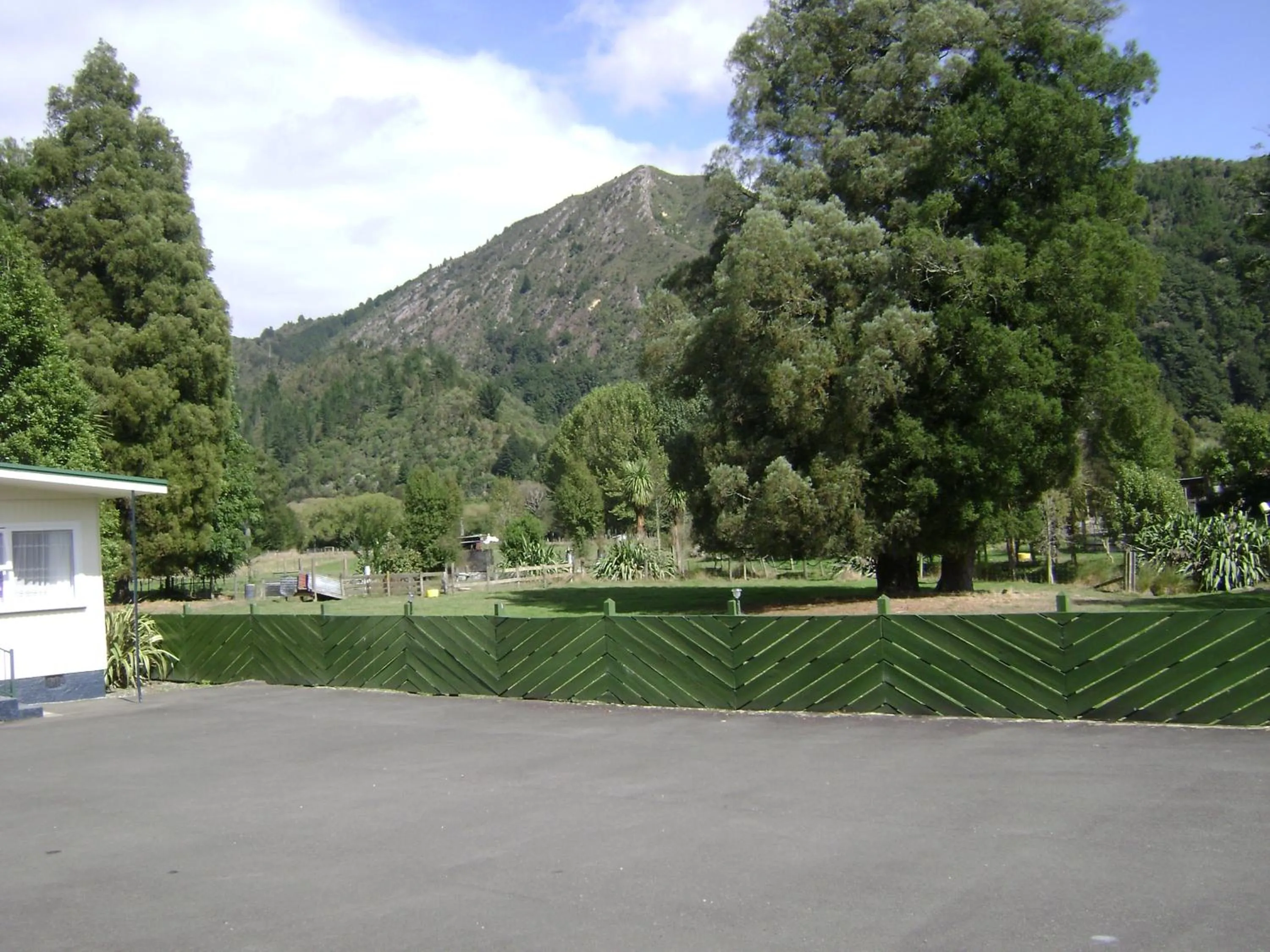 Area and facilities in Mataki Motel