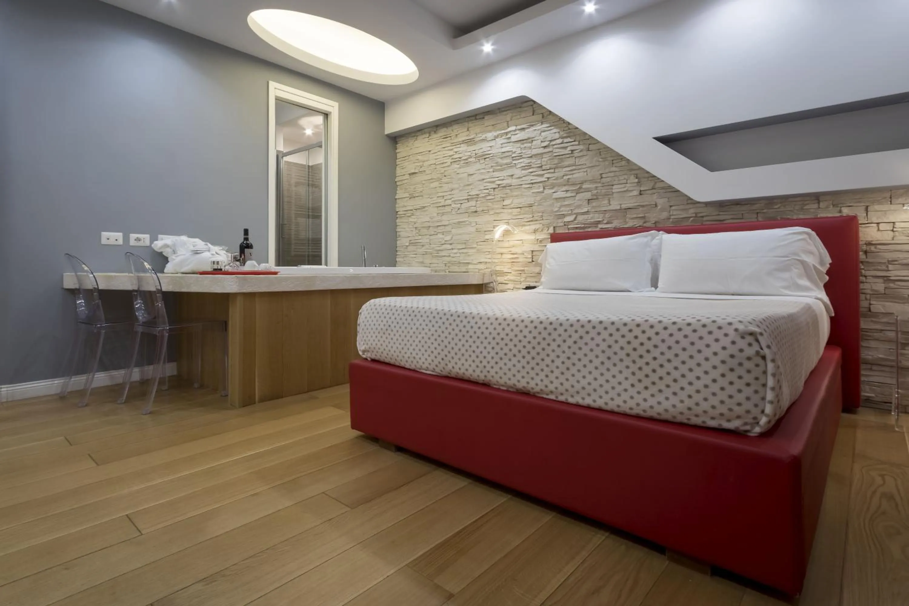 Photo of the whole room, Bed in Luxury on the River