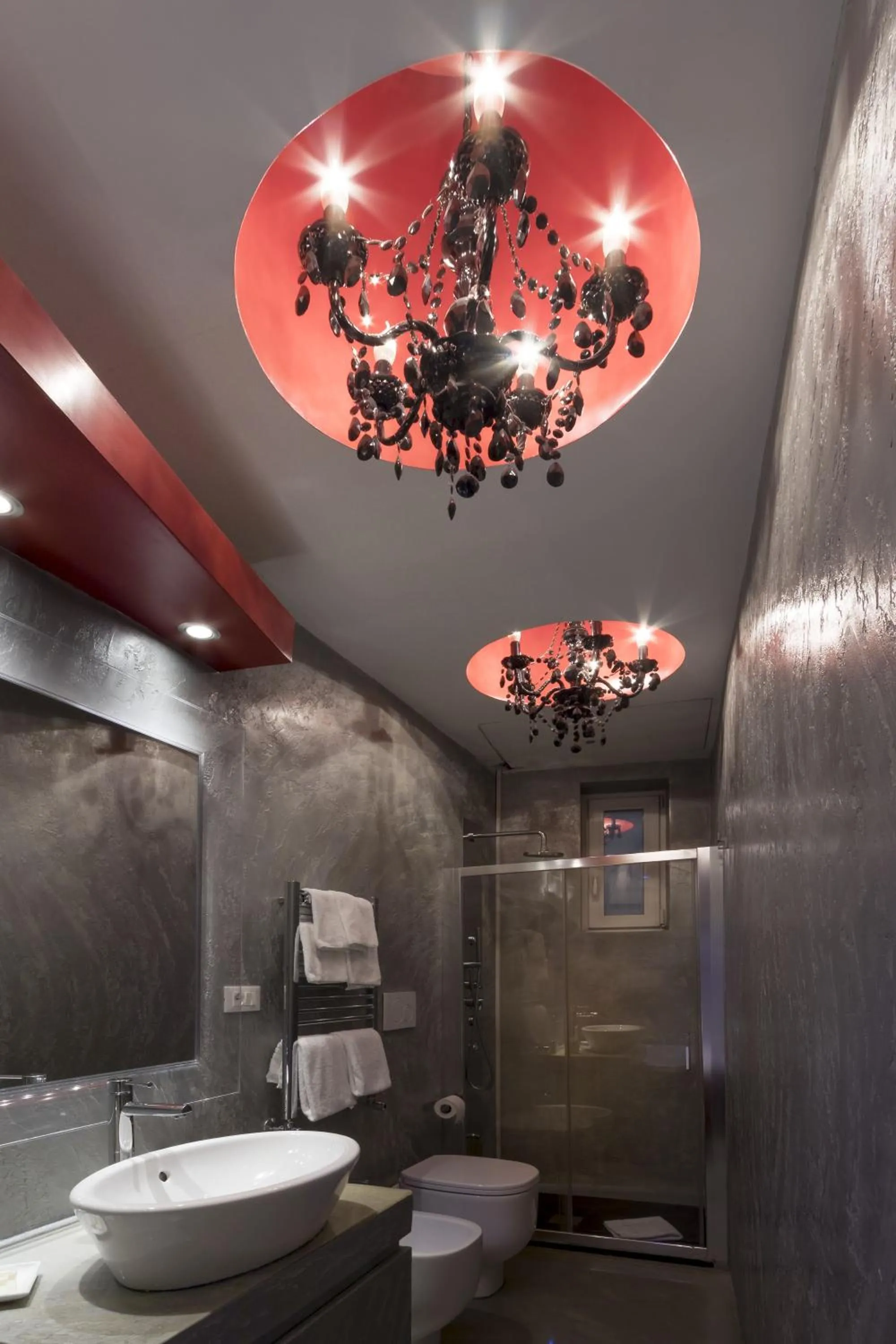 Bathroom in Luxury on the River