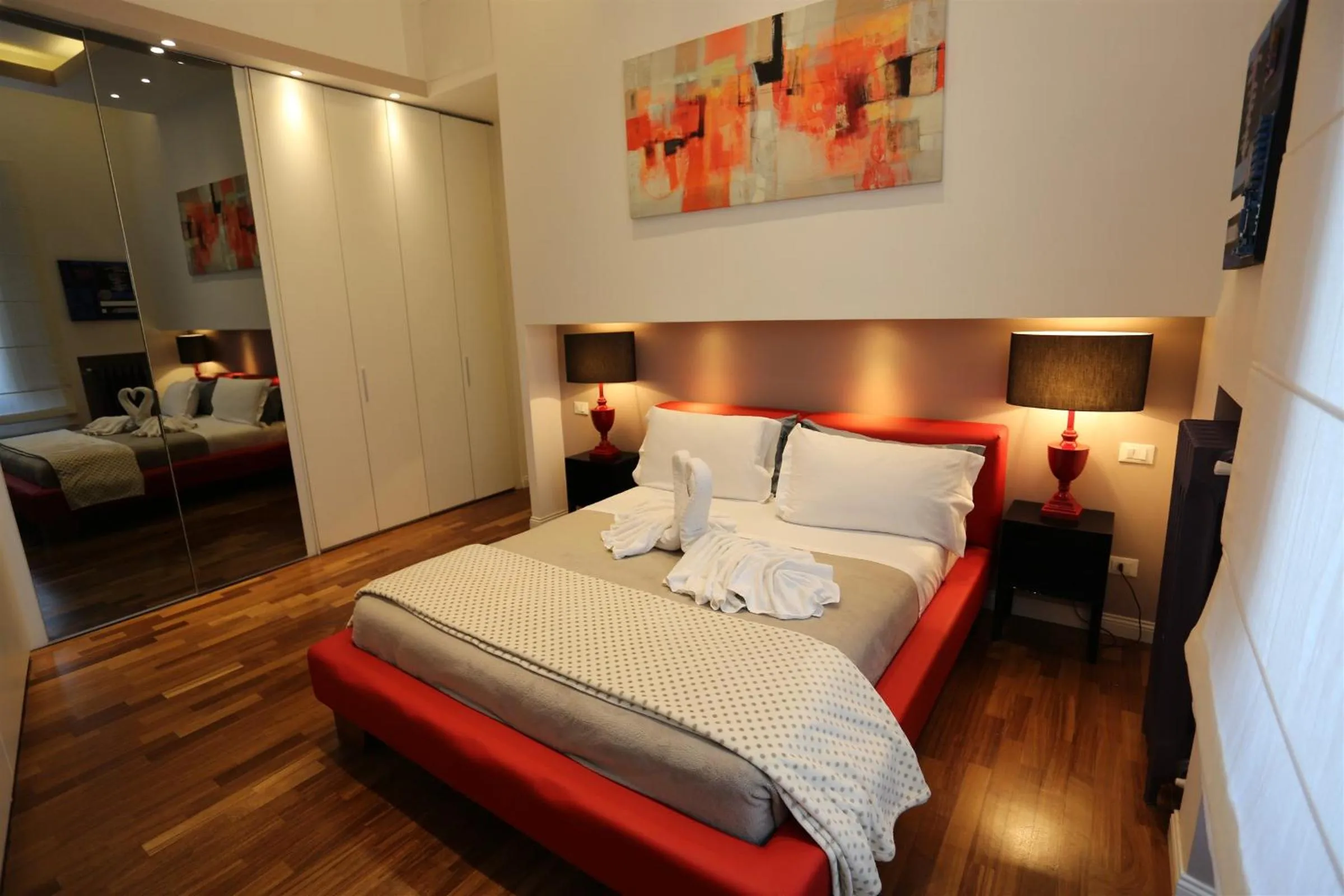 Bedroom, Bed in Luxury on the River