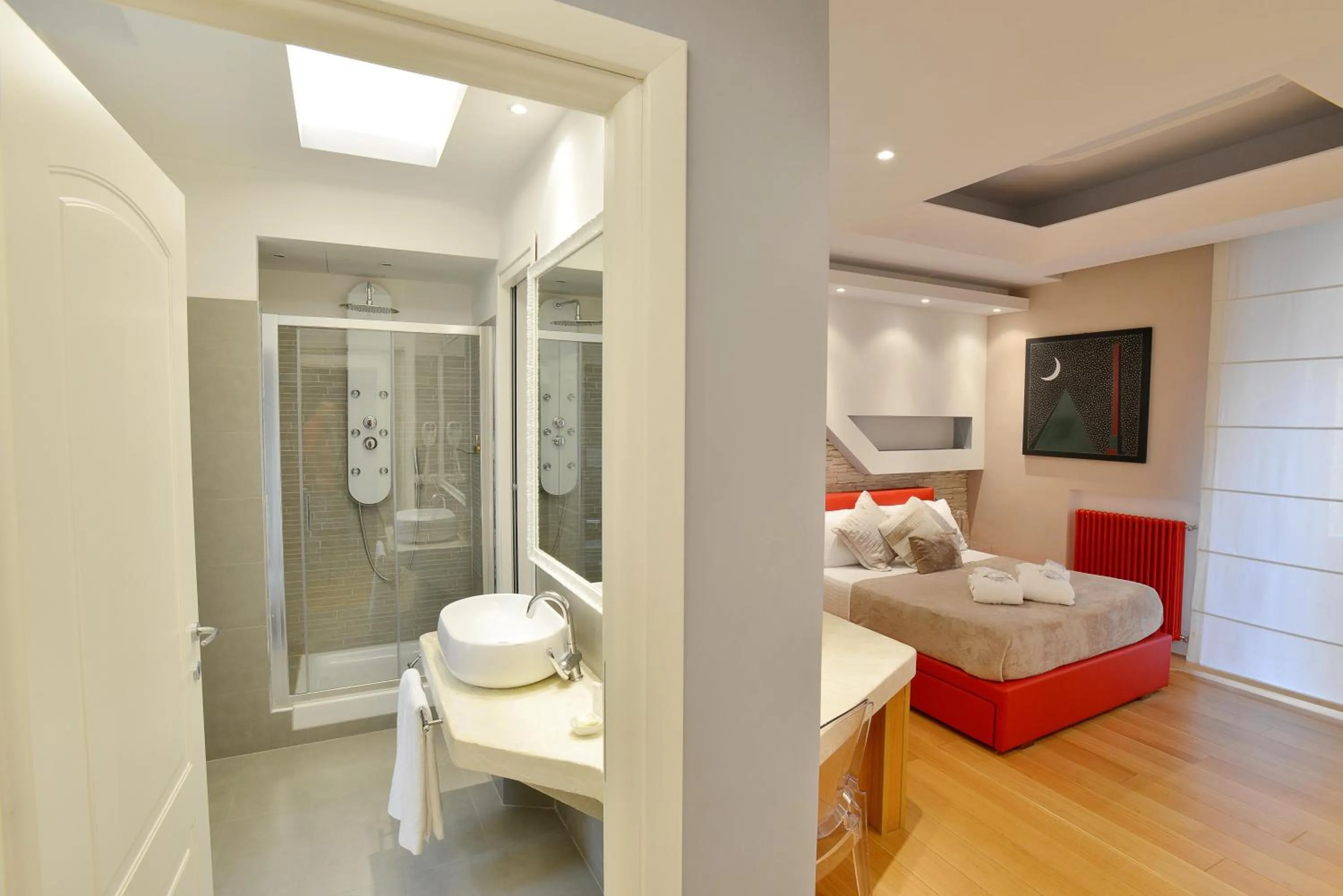 Bedroom in Luxury on the River