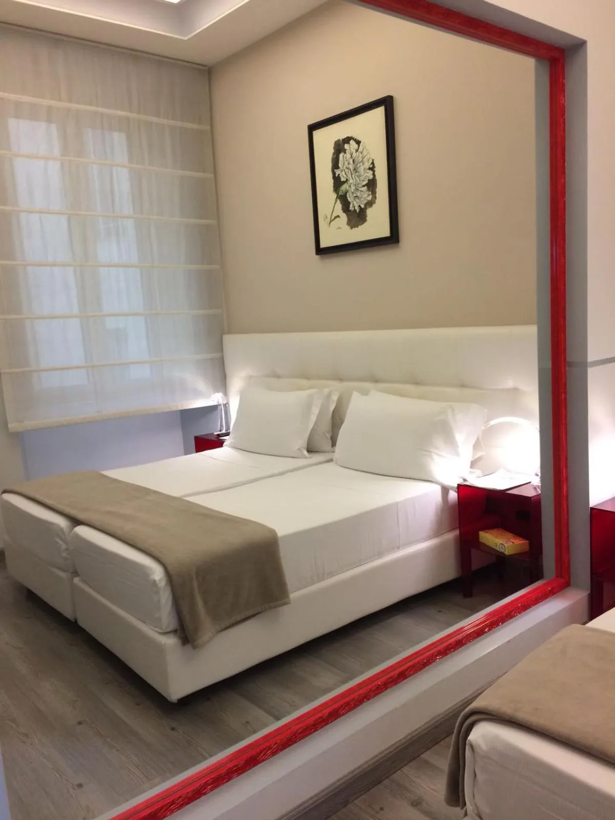 Photo of the whole room, Bed in Luxury on the River