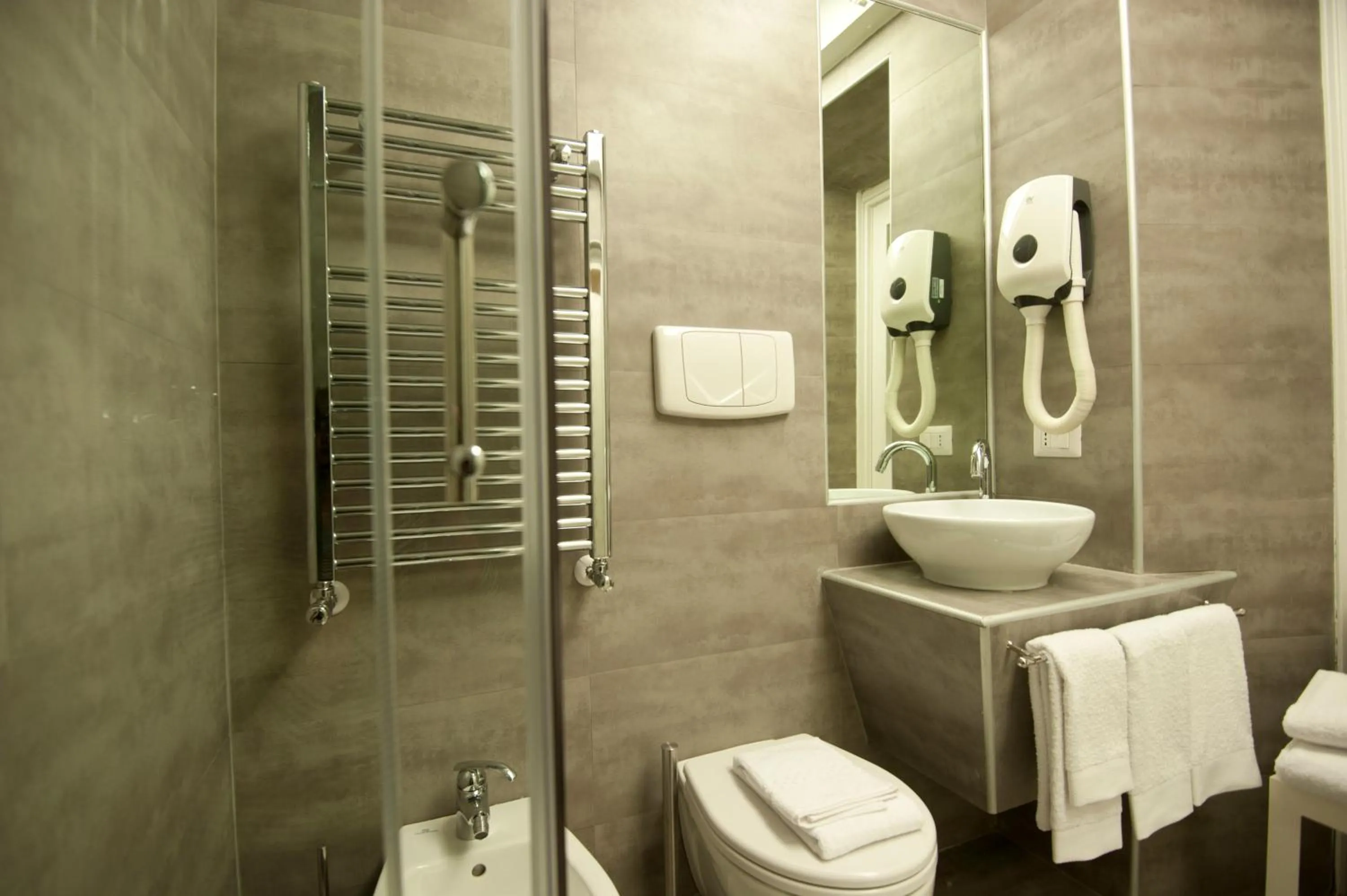 Bathroom in Luxury on the River