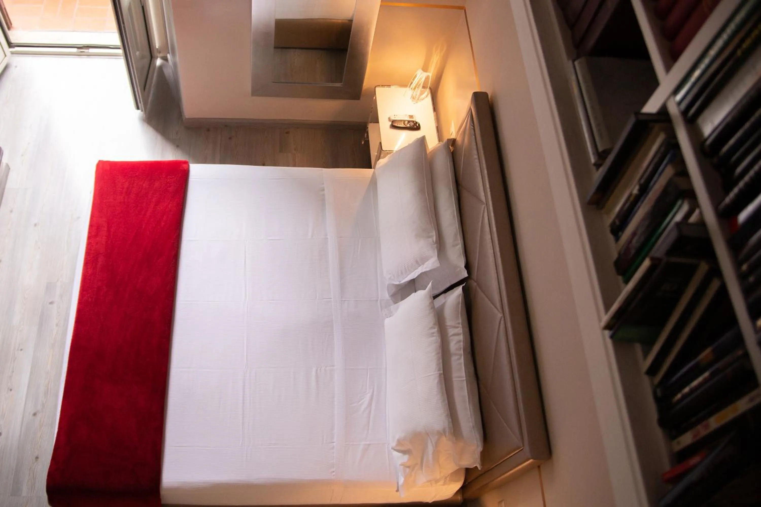 Photo of the whole room, Bed in Luxury on the River