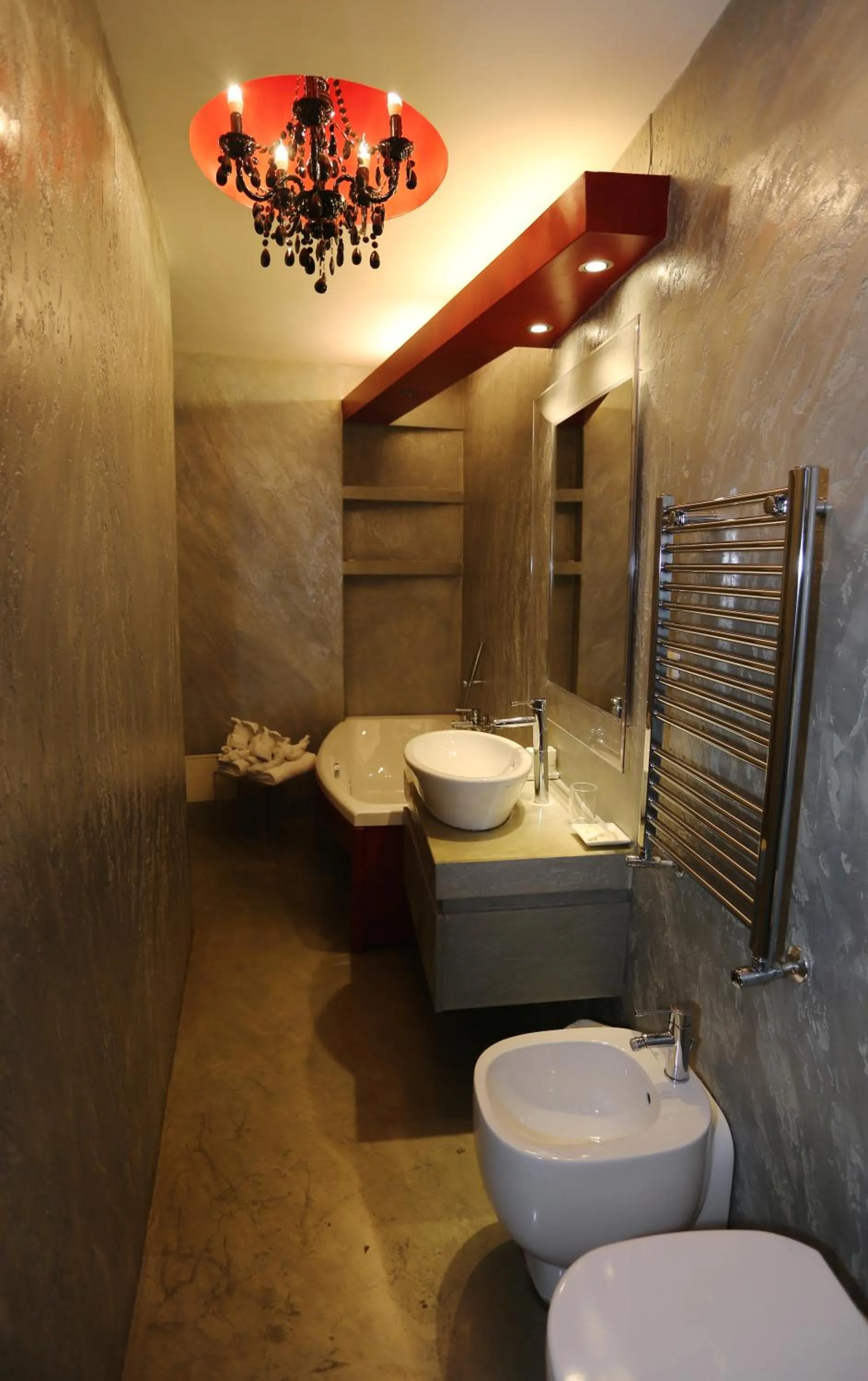 Toilet in Luxury on the River