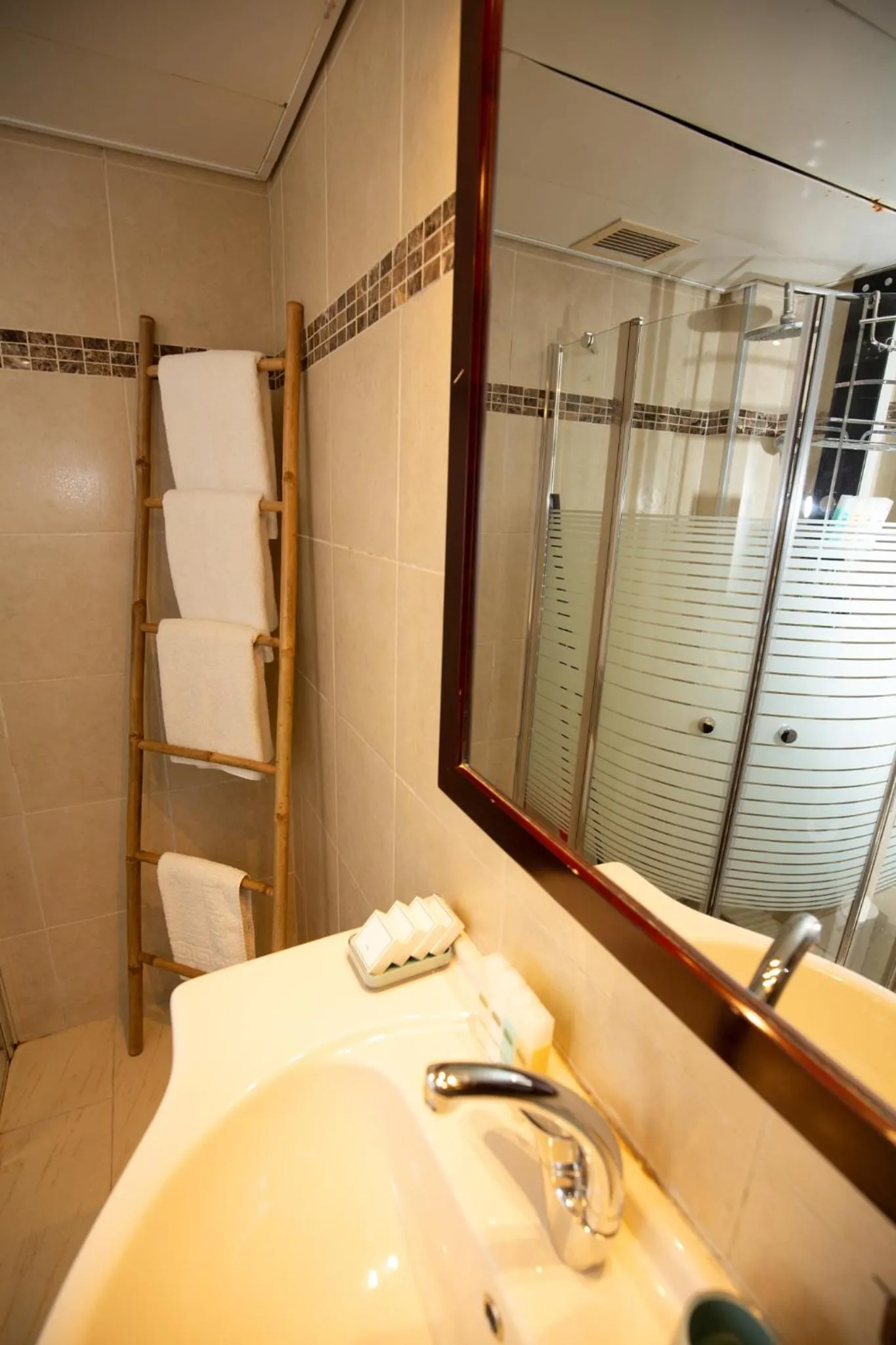 Bathroom in Dira BaLev