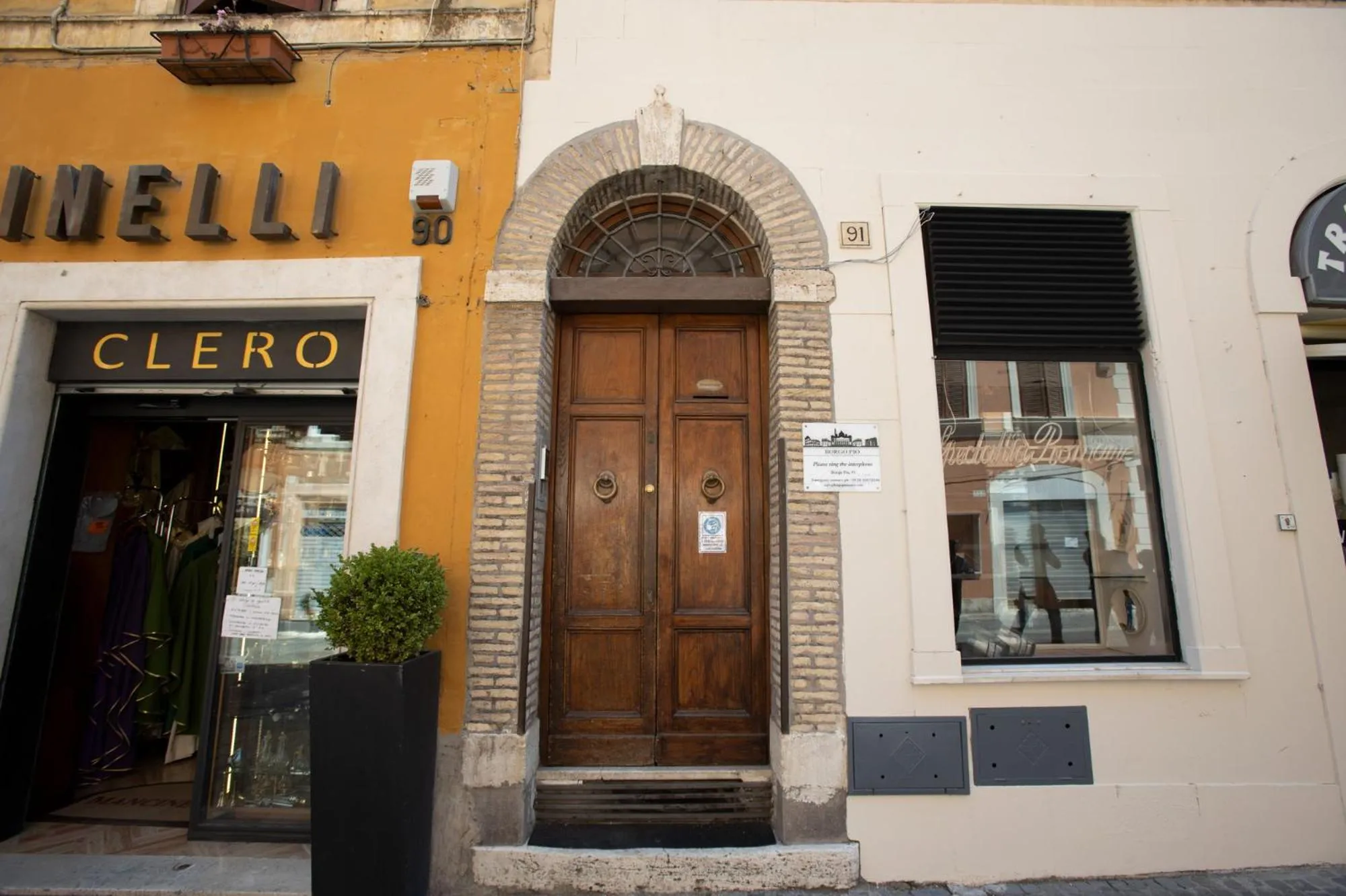 Property logo or sign in Borgo Pio 91