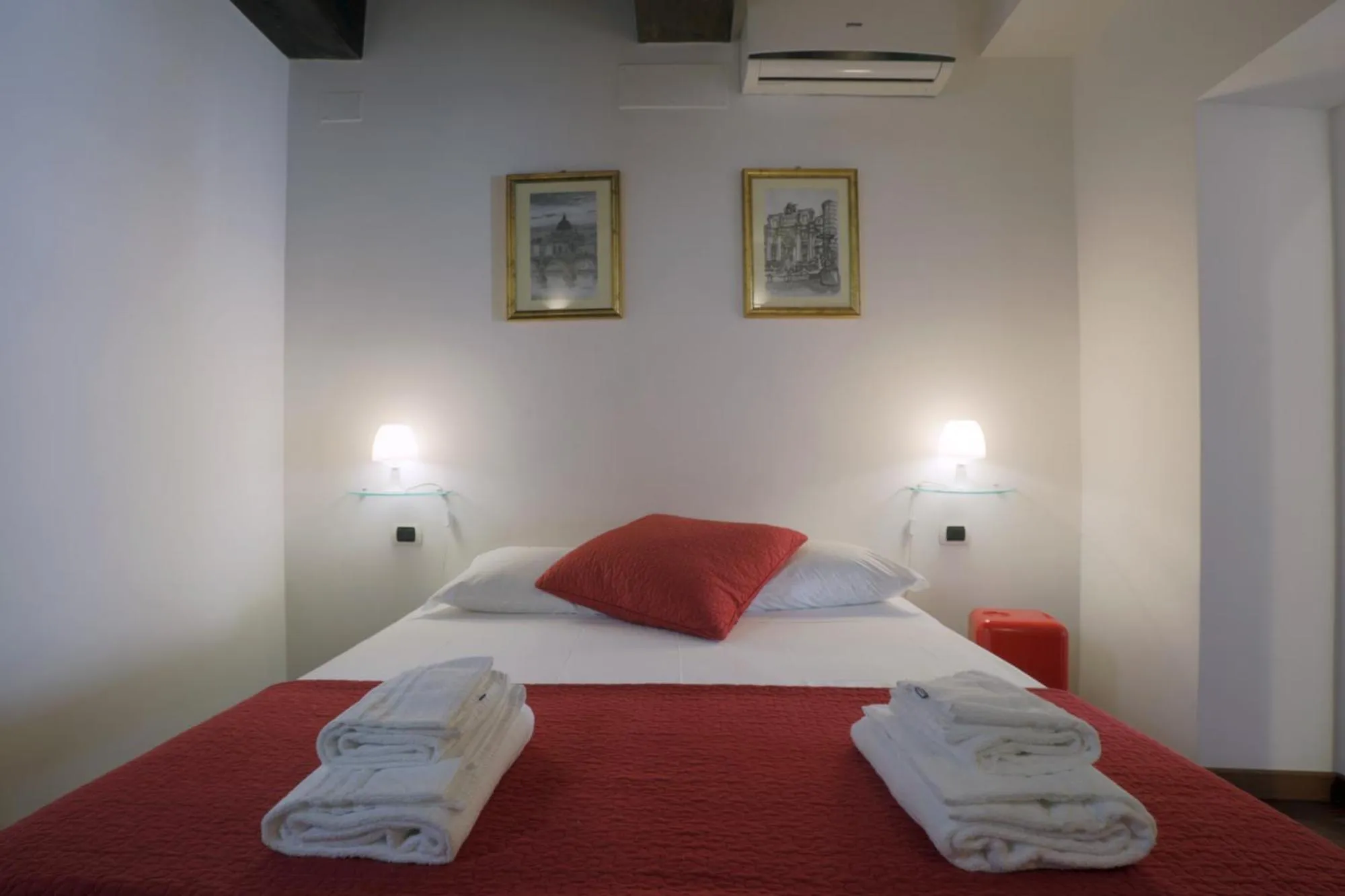 Bedroom, Bed in Borgo Pio 91