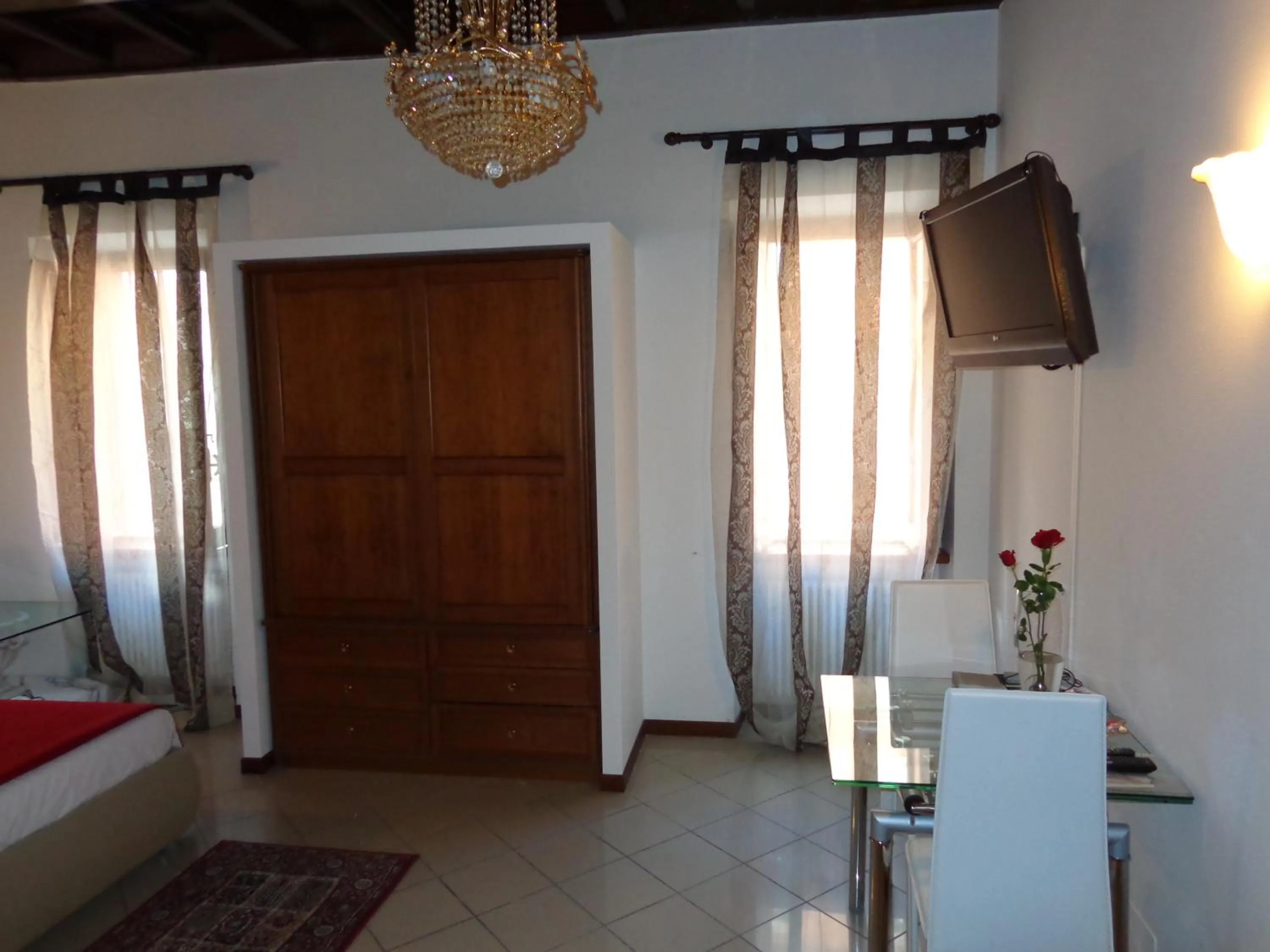 TV and multimedia, Bed in Borgo Pio 91