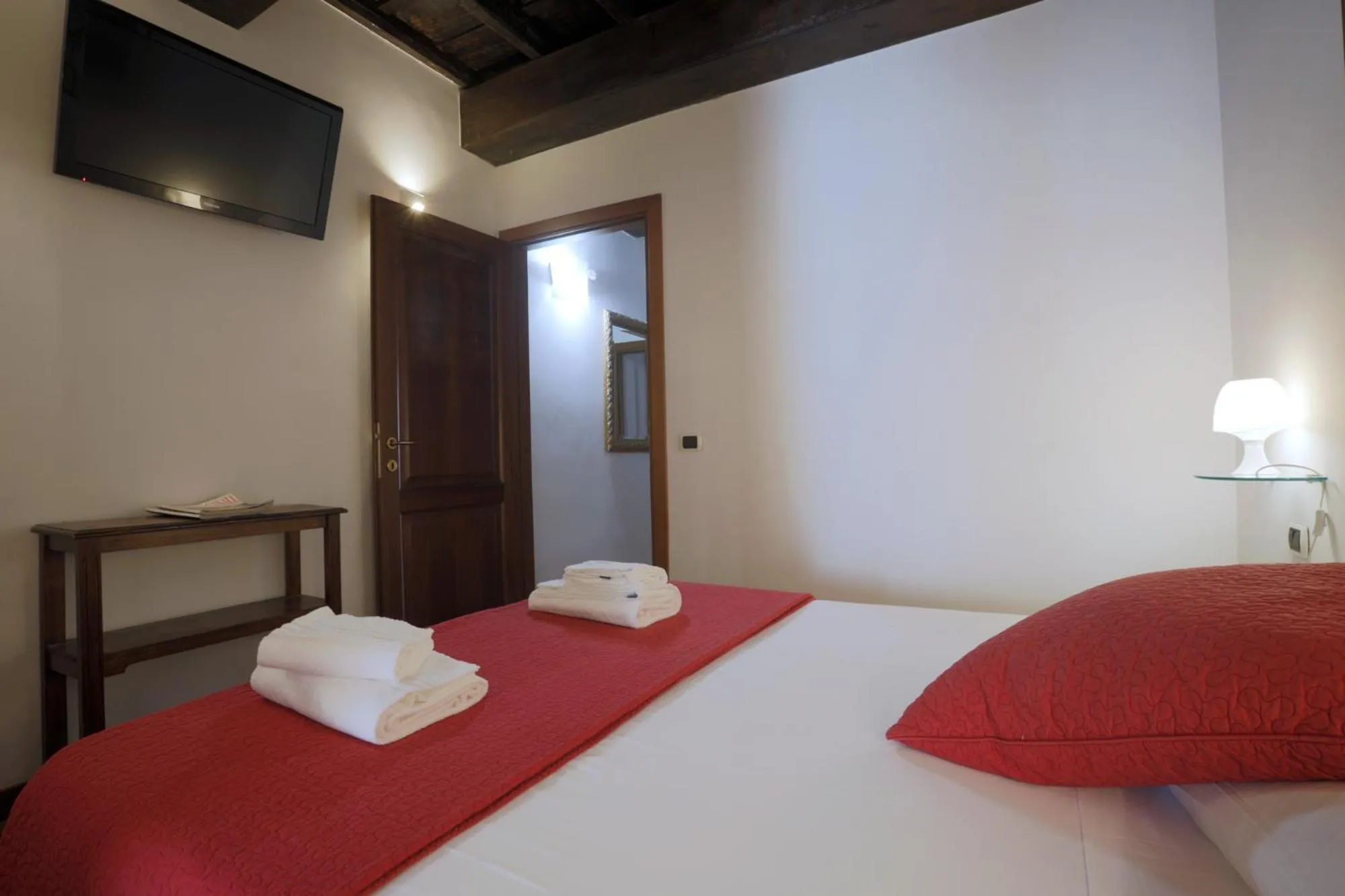 Bedroom, Bed in Borgo Pio 91