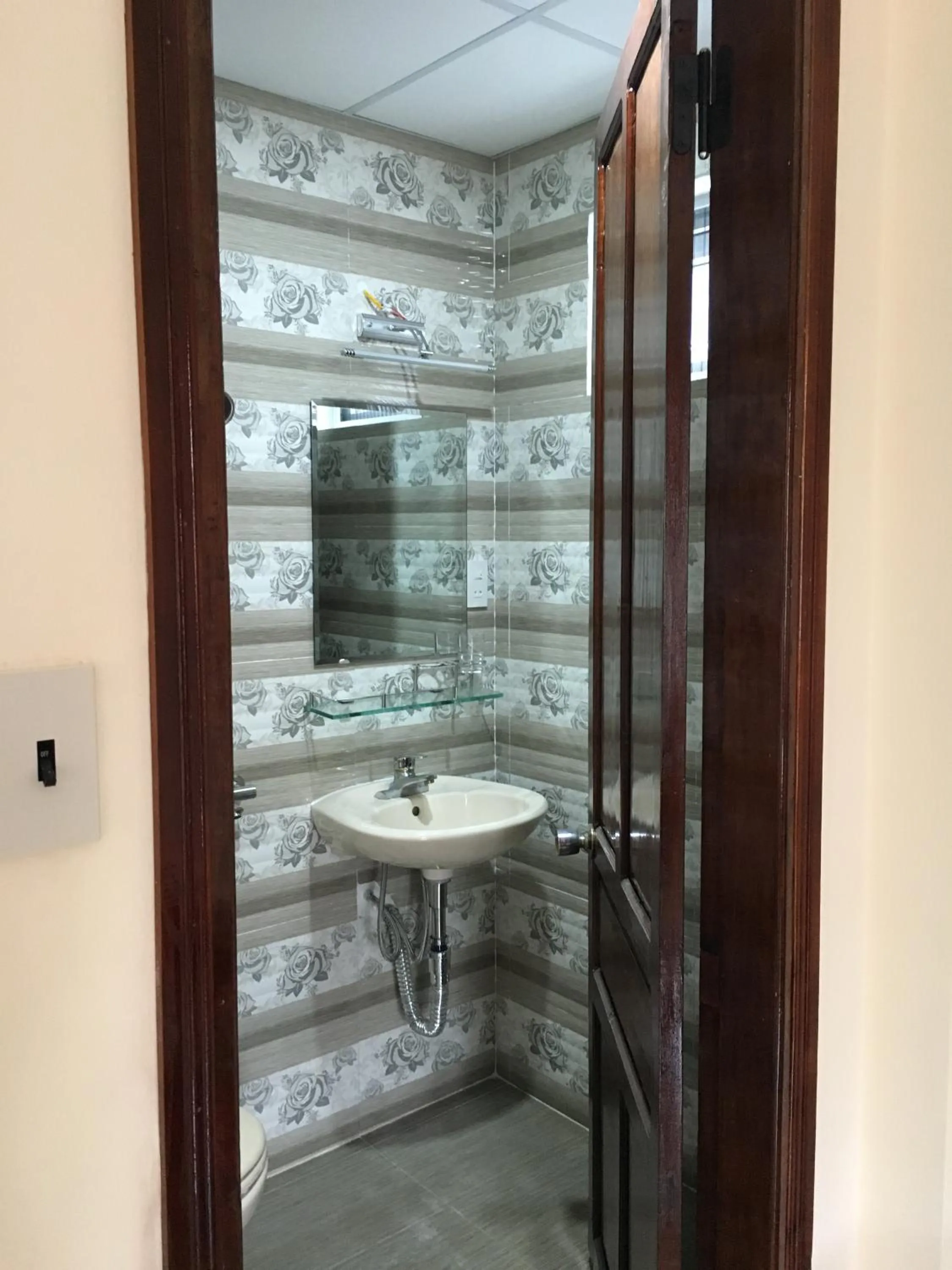 Bathroom in Maily Hostel