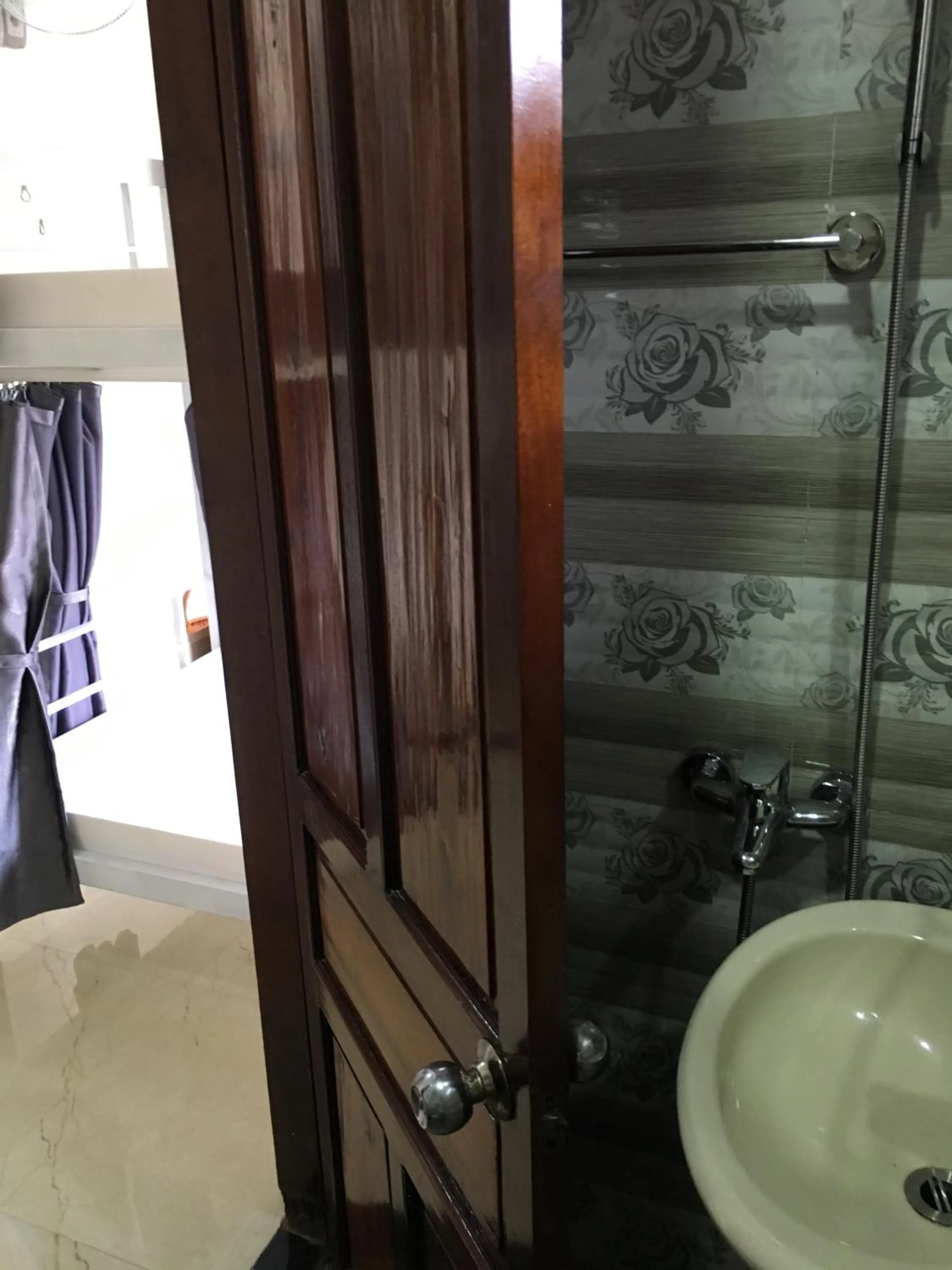 Bathroom in Maily Hostel