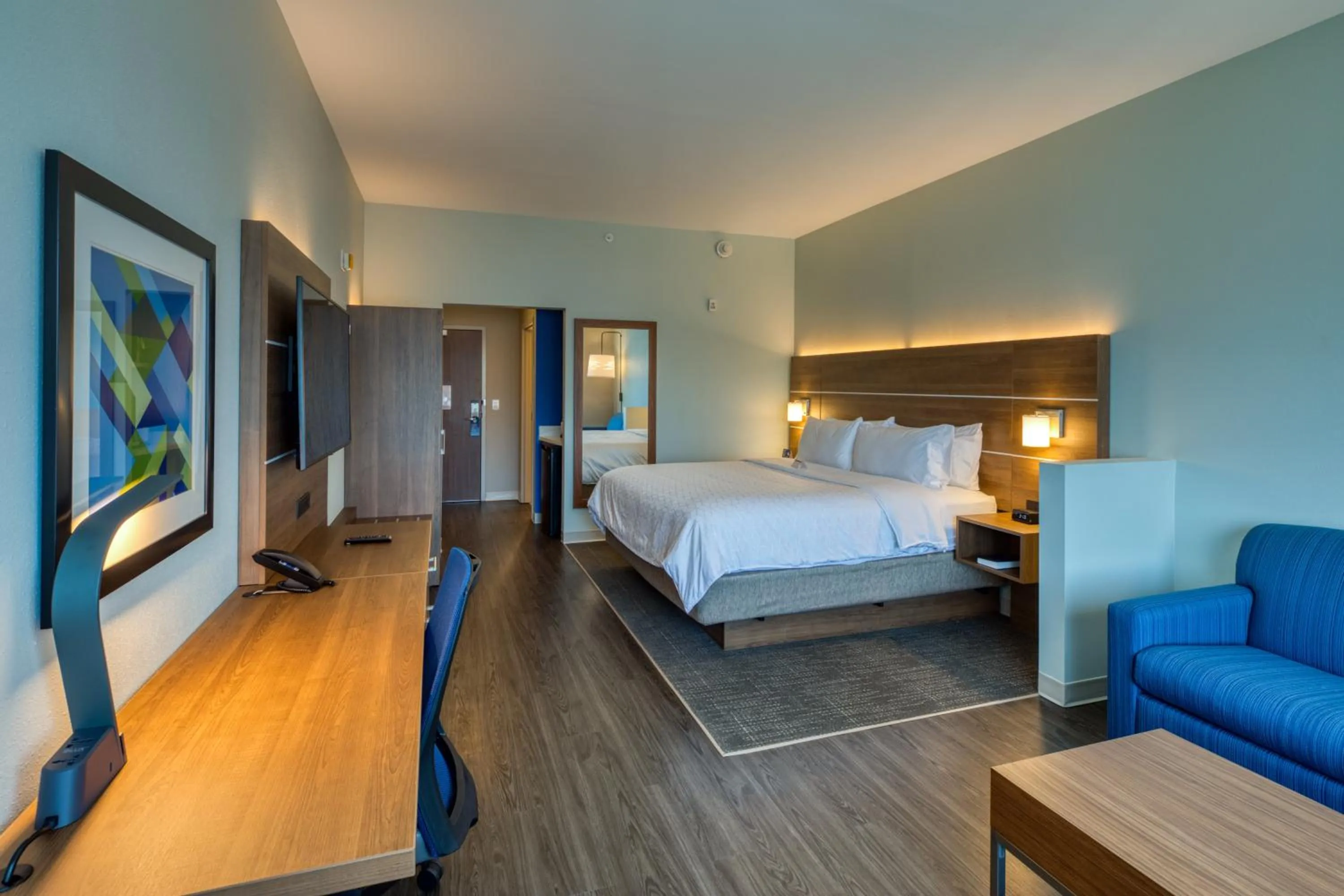 Bedroom, Bed in Holiday Inn Express & Suites - Charlotte - South End by IHG