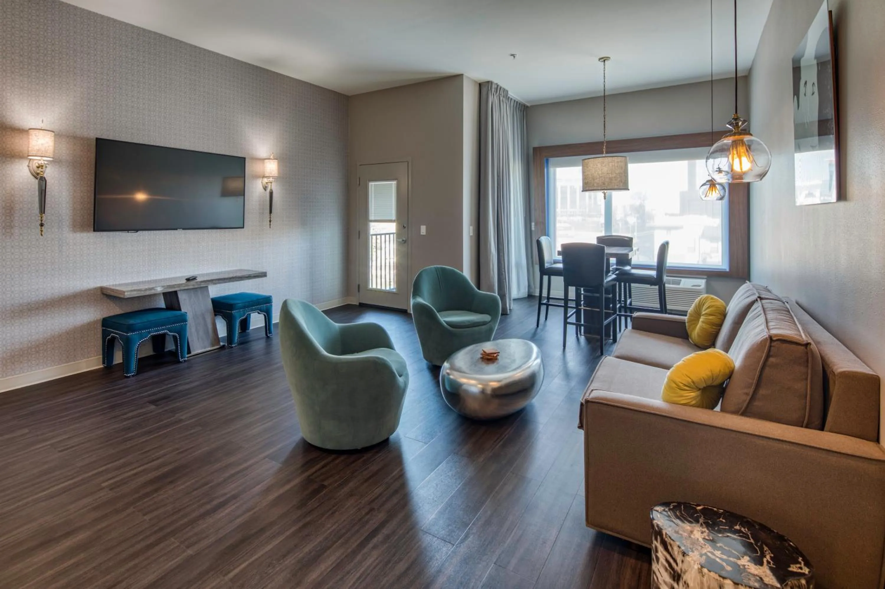 Photo of the whole room in Holiday Inn Express & Suites - Charlotte - South End by IHG