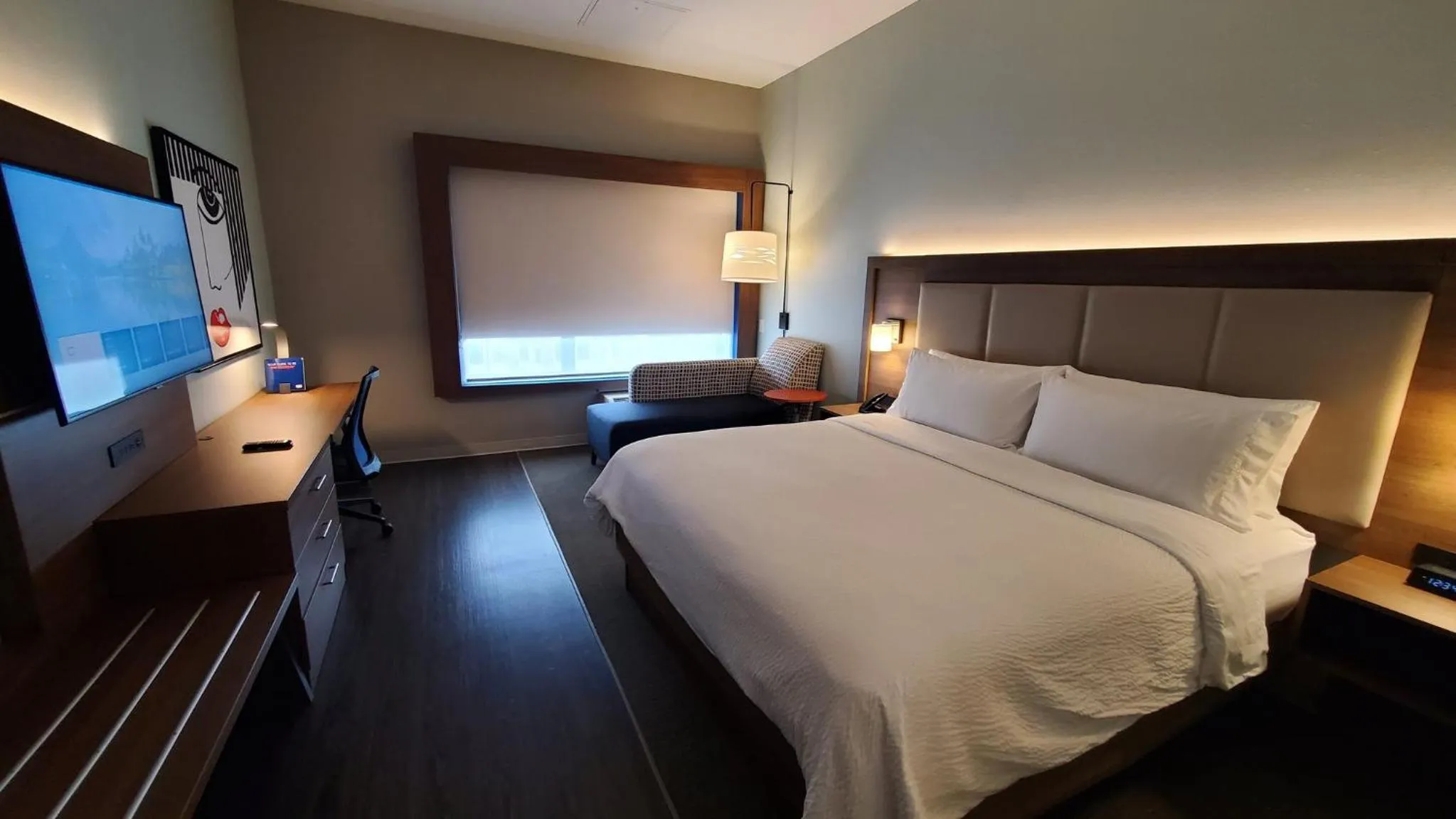 Bedroom, Bed in Holiday Inn Express & Suites - Charlotte - South End by IHG