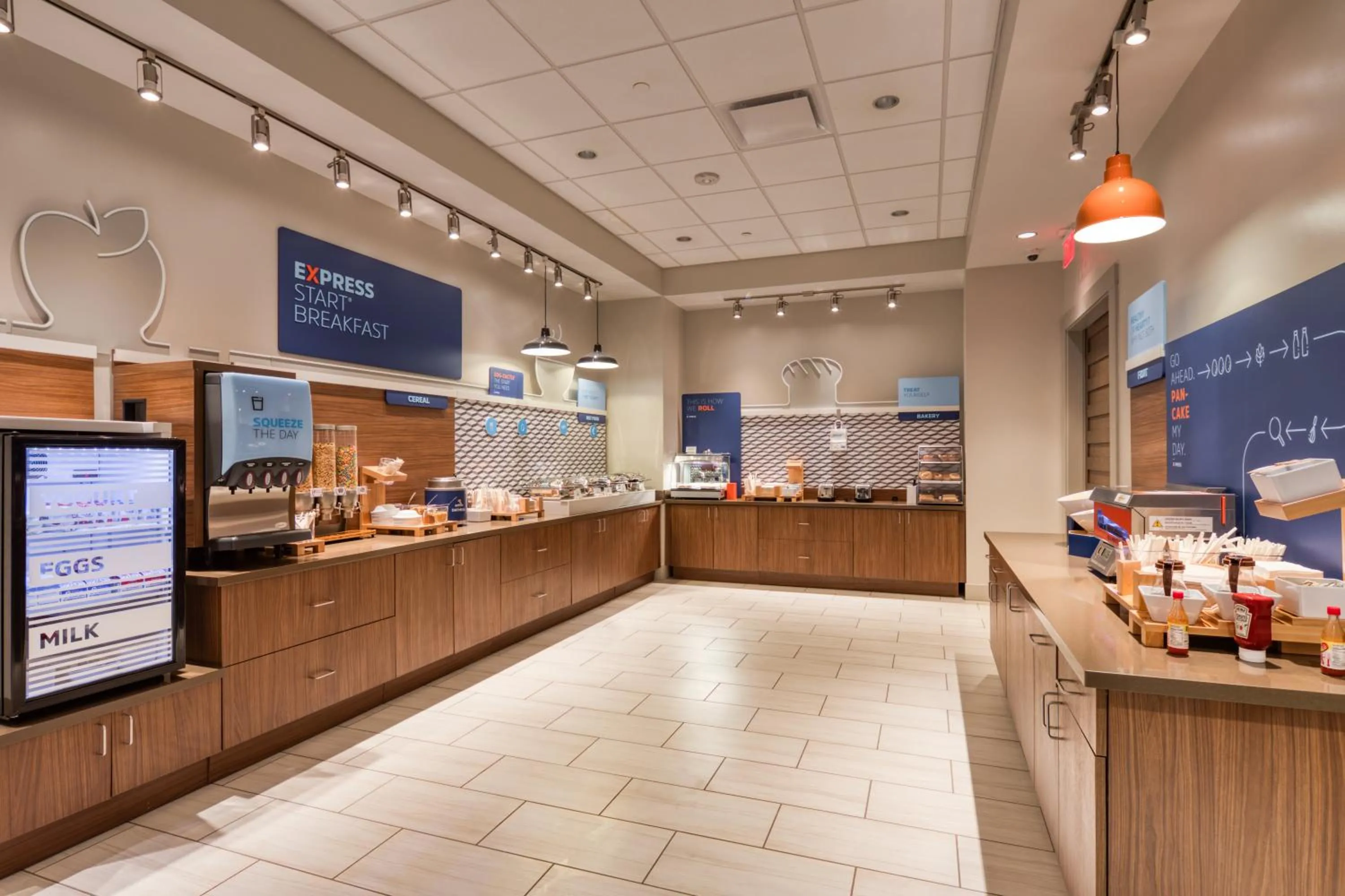 Breakfast in Holiday Inn Express & Suites - Charlotte - South End by IHG