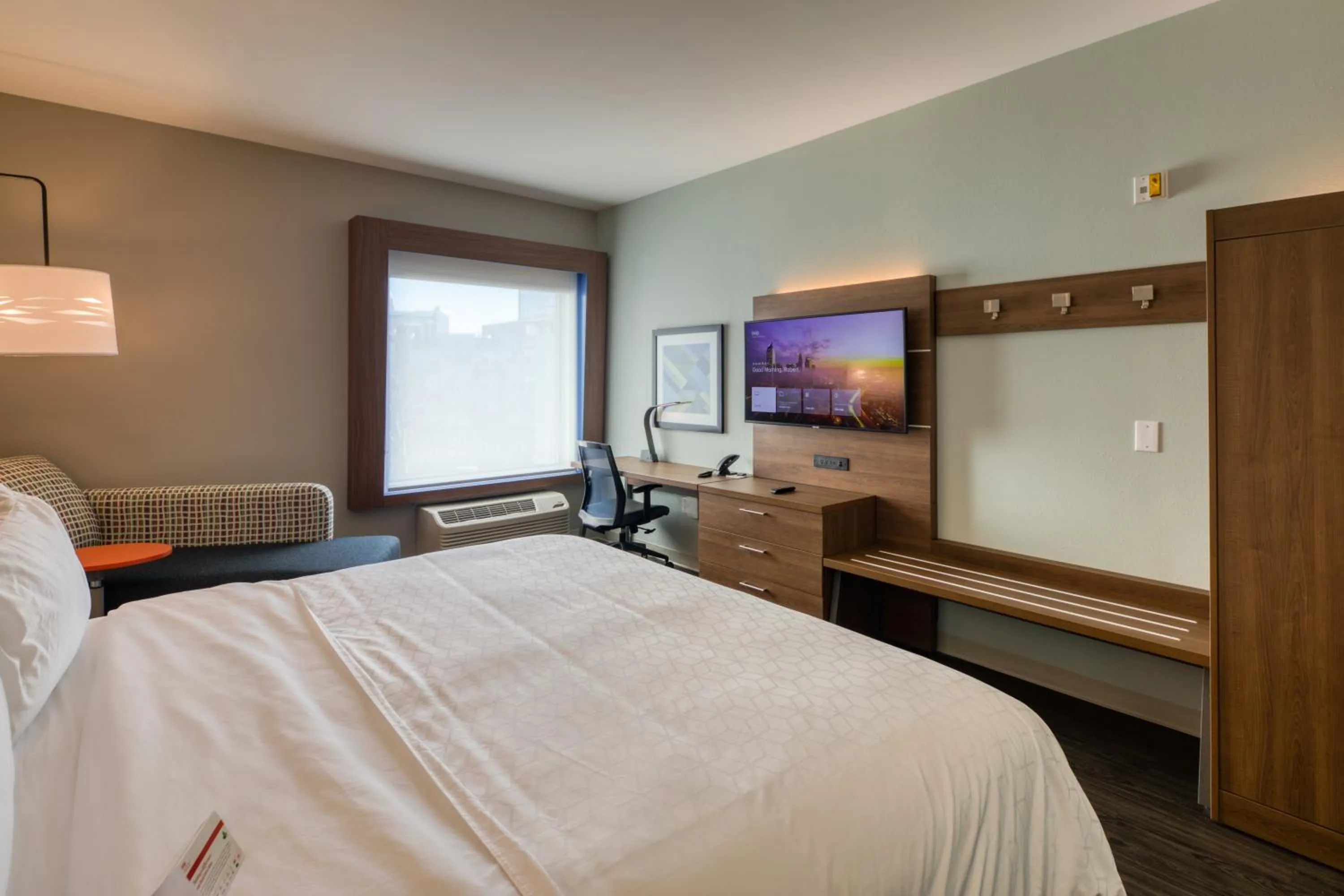 Photo of the whole room, Bed in Holiday Inn Express & Suites - Charlotte - South End by IHG