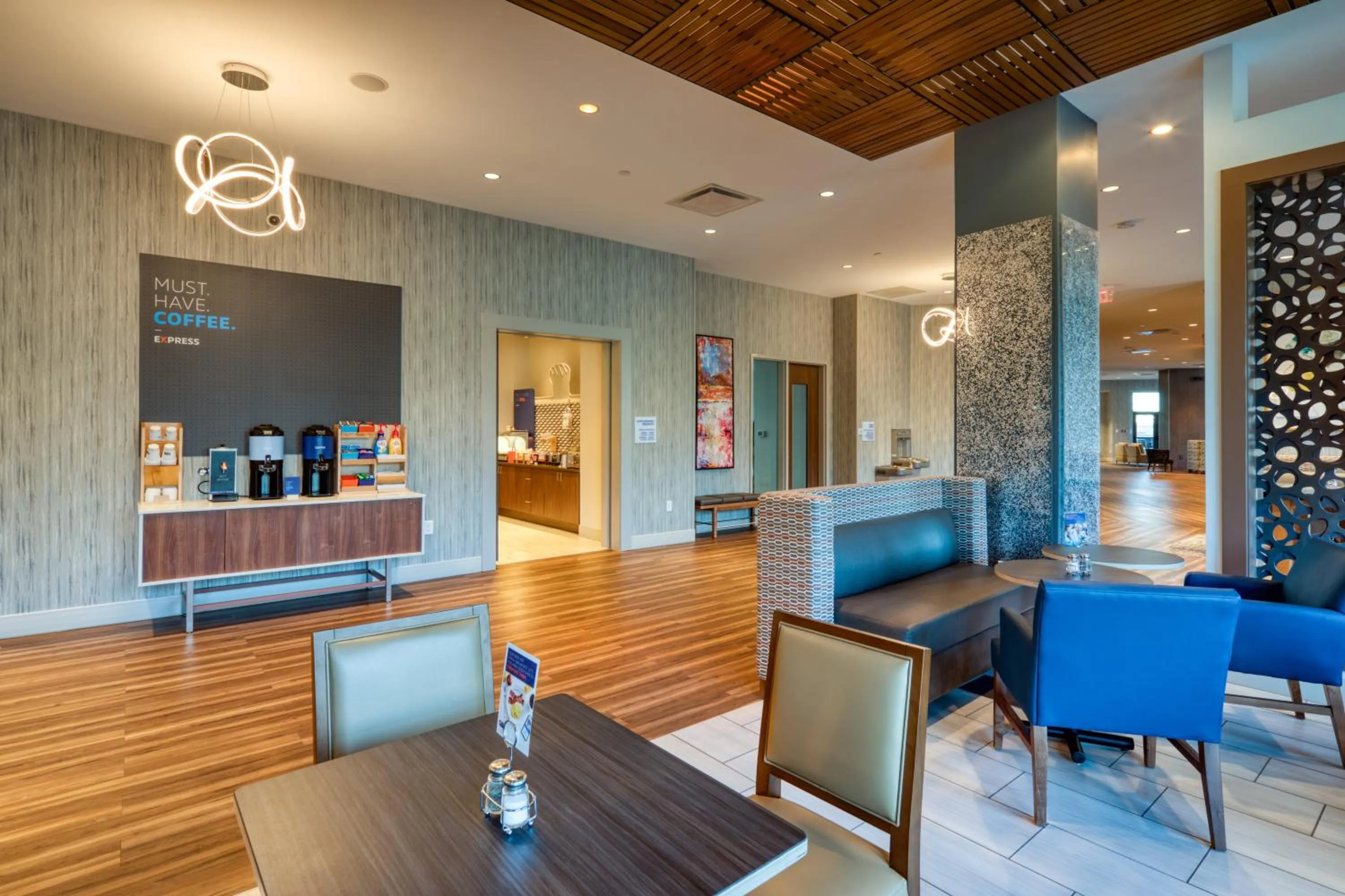 Breakfast in Holiday Inn Express & Suites - Charlotte - South End by IHG