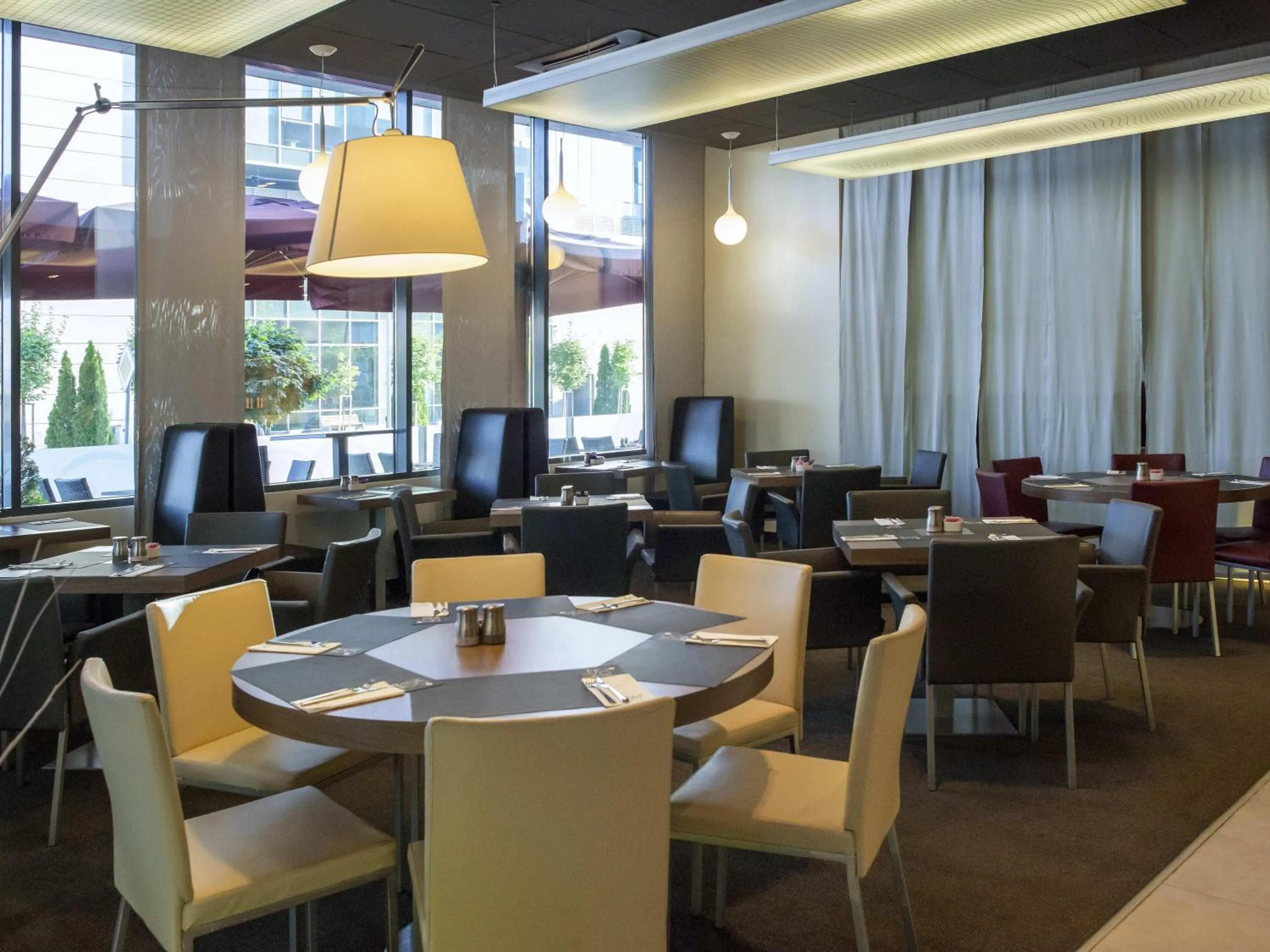 Restaurant/places to eat in Novotel Sofia