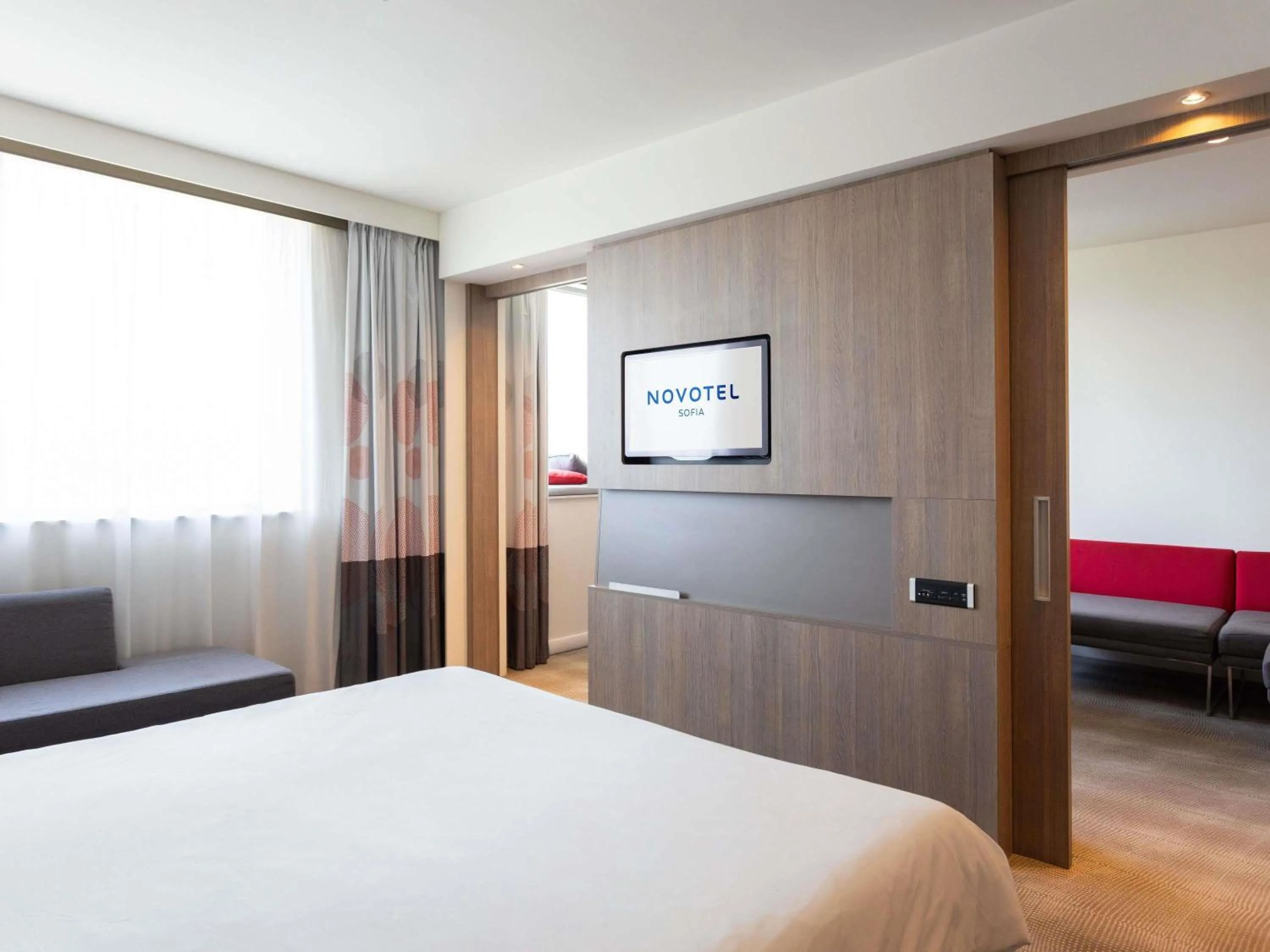 Bedroom, Bed in Novotel Sofia