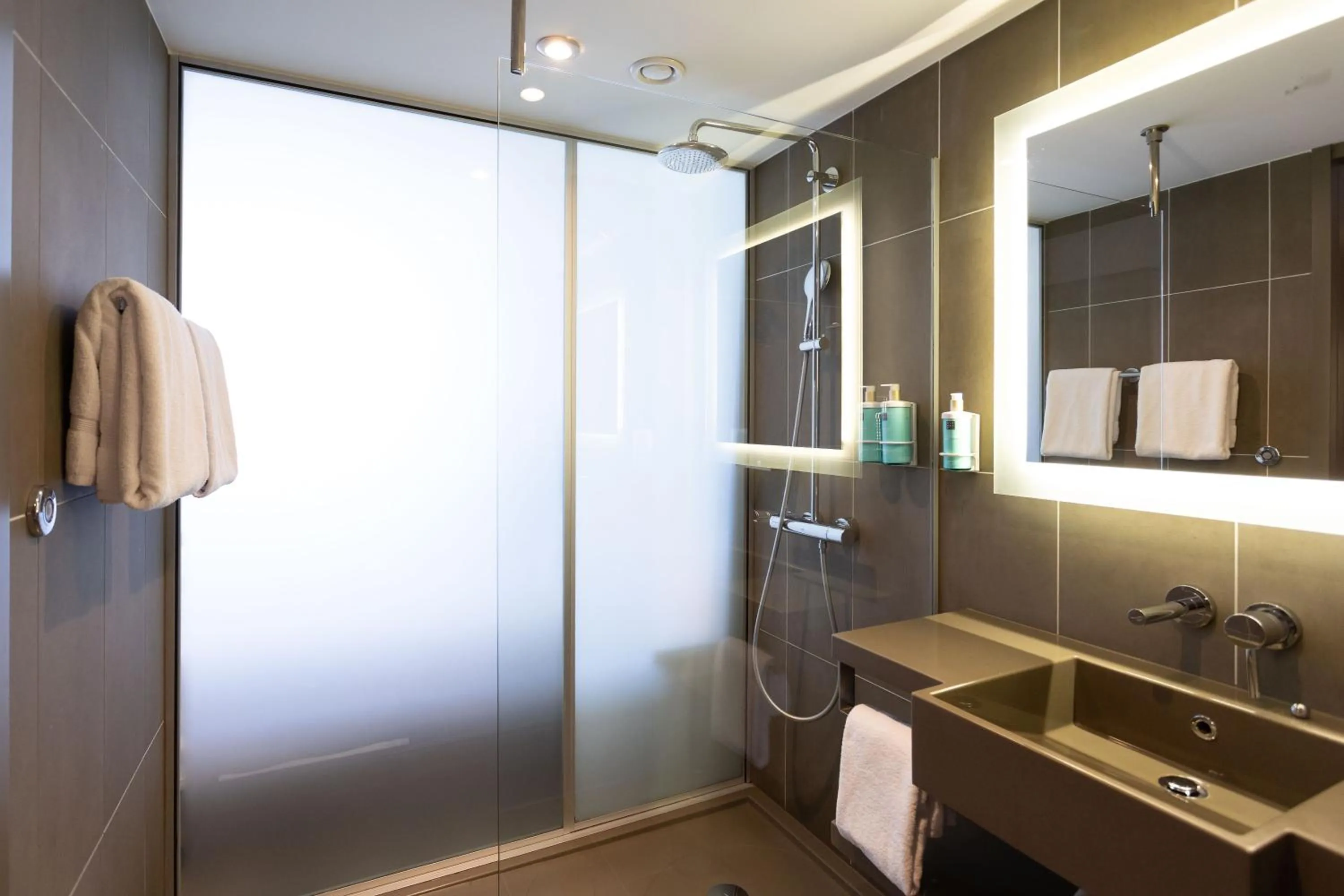 Bathroom in Novotel Sofia