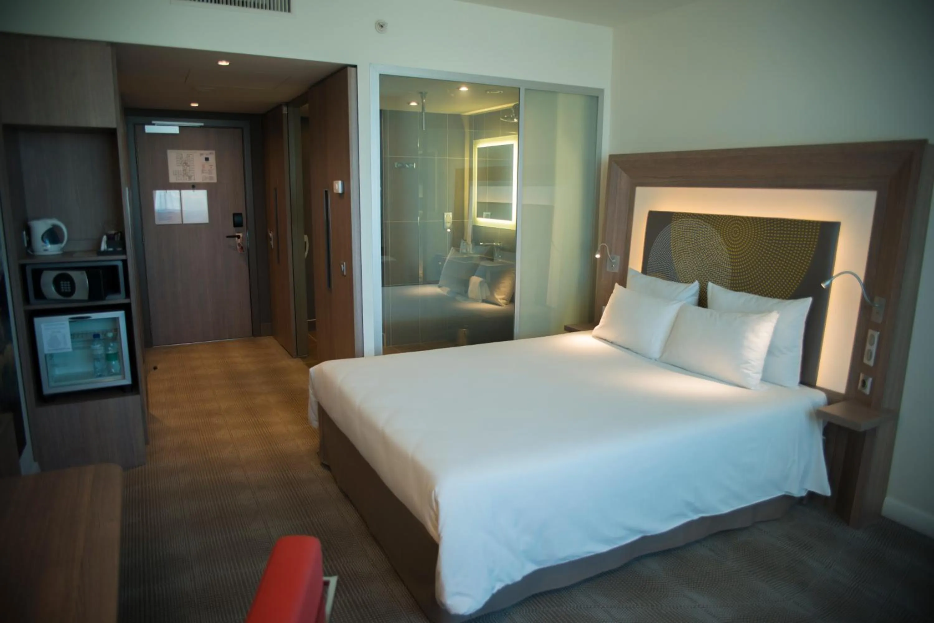 Photo of the whole room, Bed in Novotel Sofia