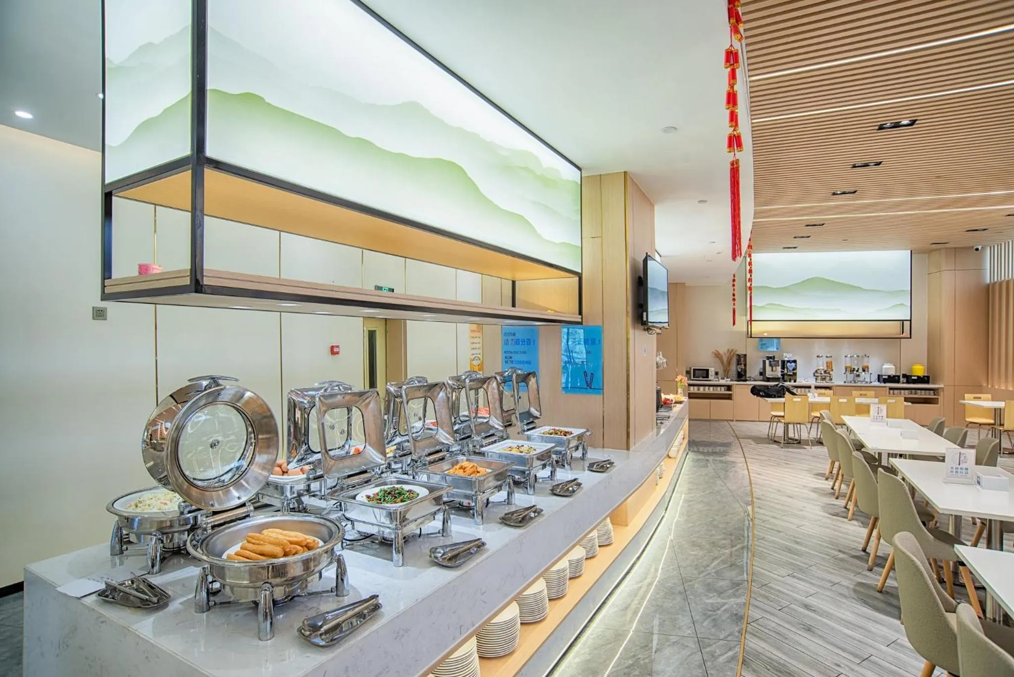 Restaurant/places to eat in Holiday Inn Express Taian City Center by IHG