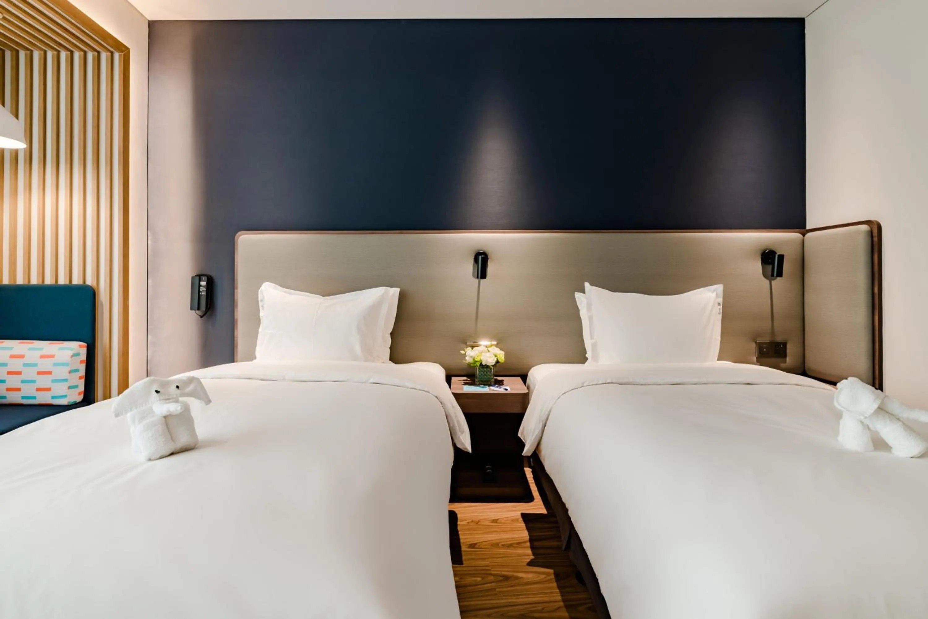 Photo of the whole room, Bed in Holiday Inn Express Taian City Center by IHG