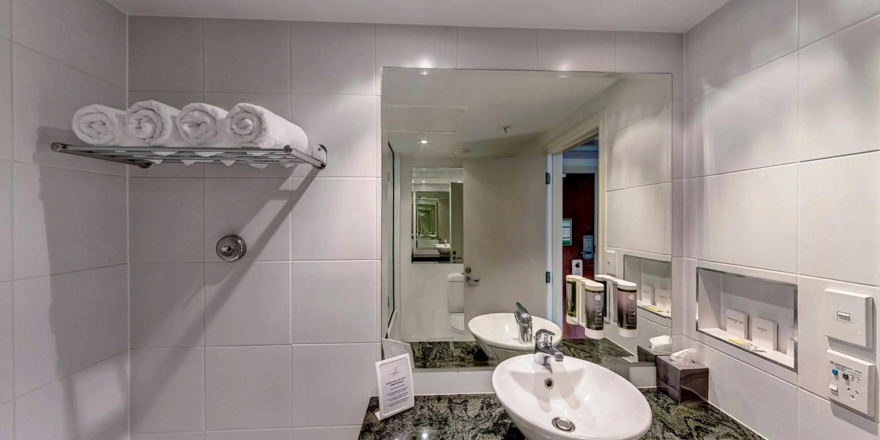 Shower in Rutherford Hotel Nelson - A Heritage Hotel