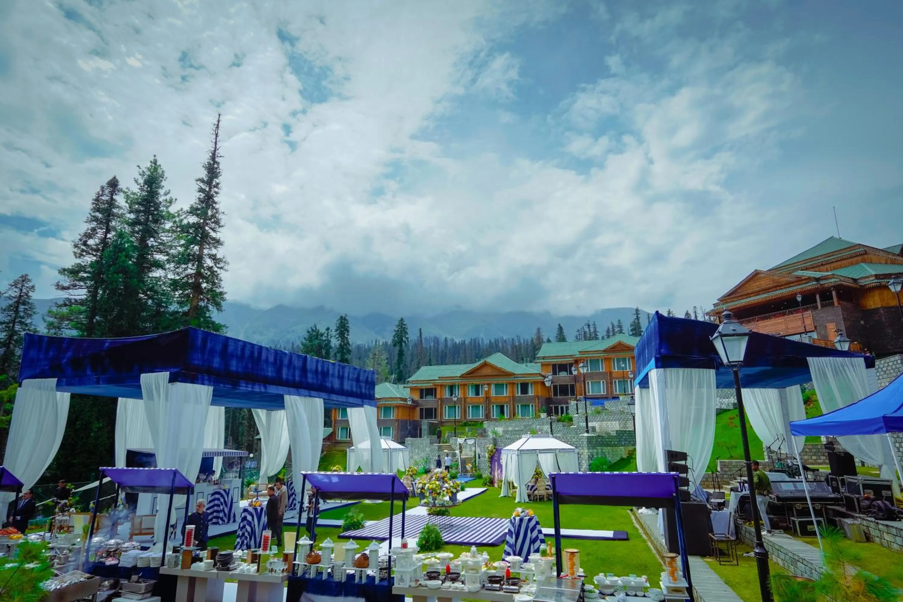 Garden in The Khyber Himalayan Resort & Spa
