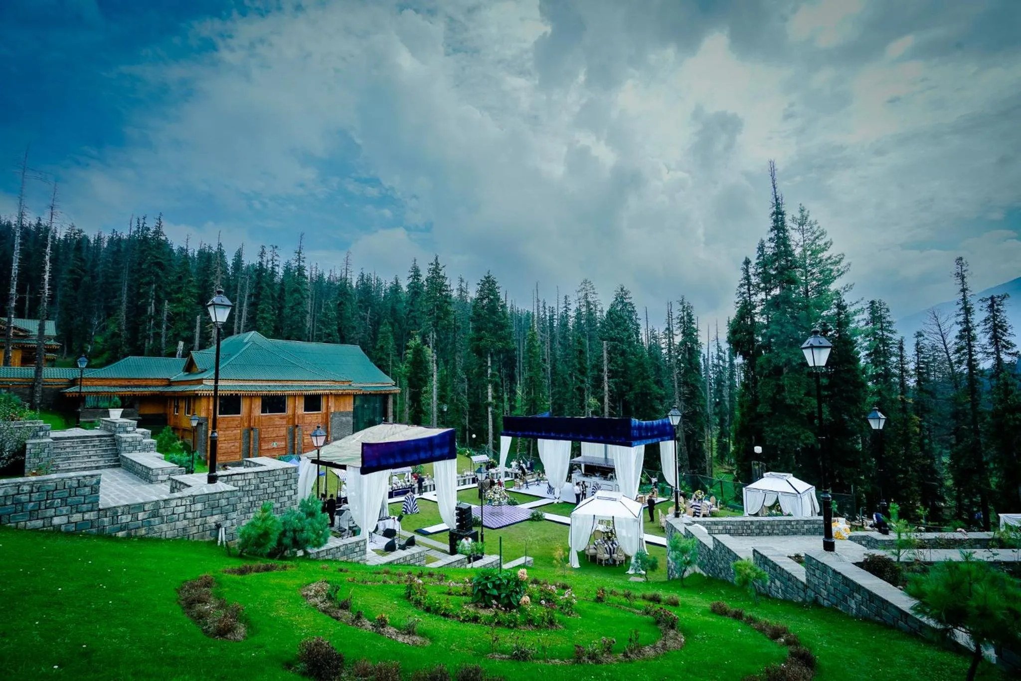Garden in The Khyber Himalayan Resort & Spa