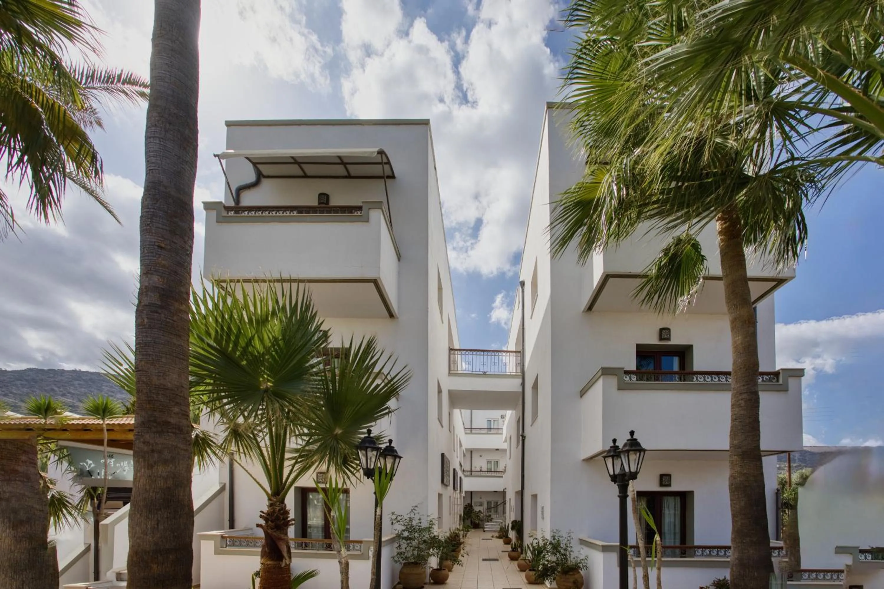 Property building in Bella Elena by Estia