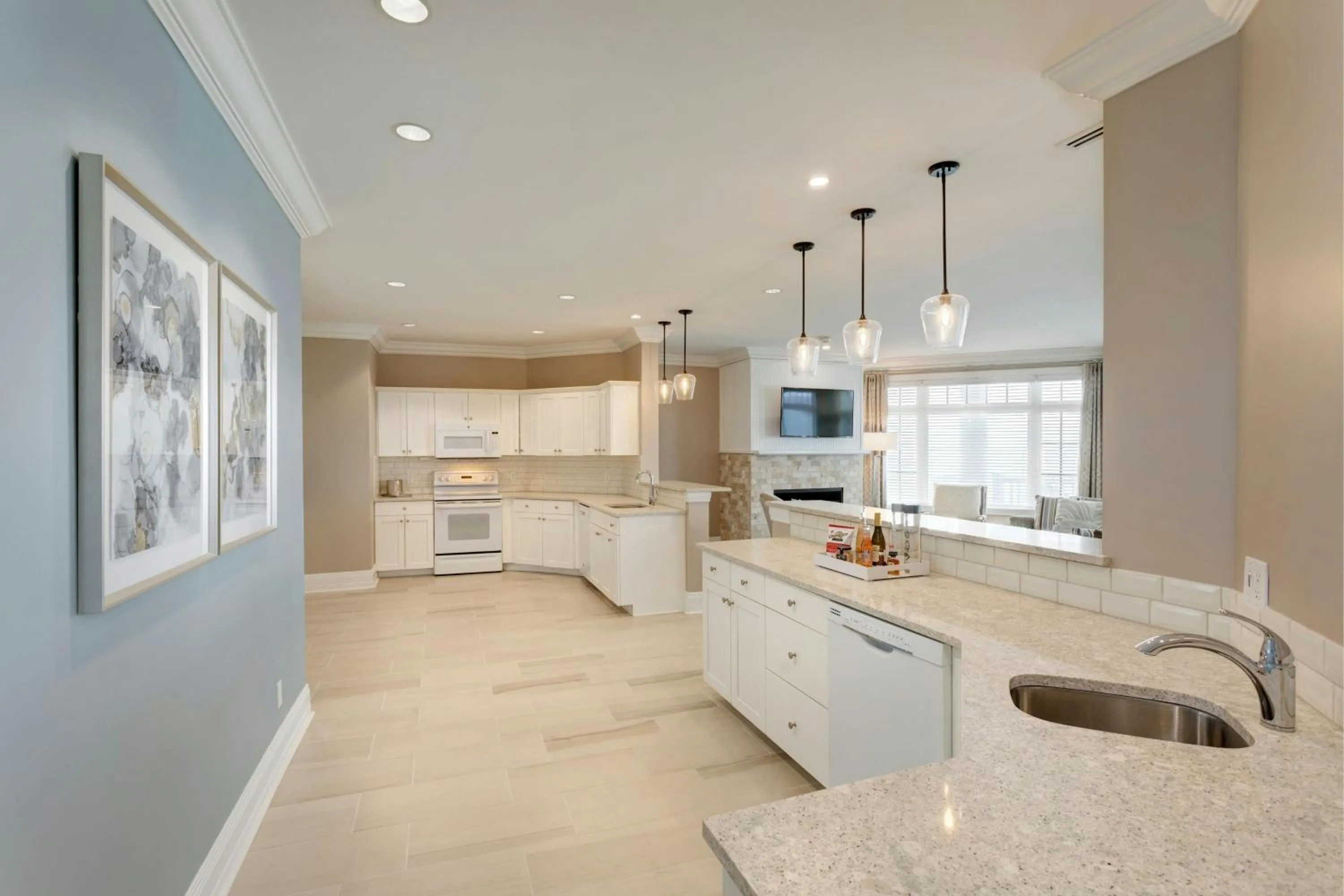 Kitchen or kitchenette in Inn at Bay Harbor