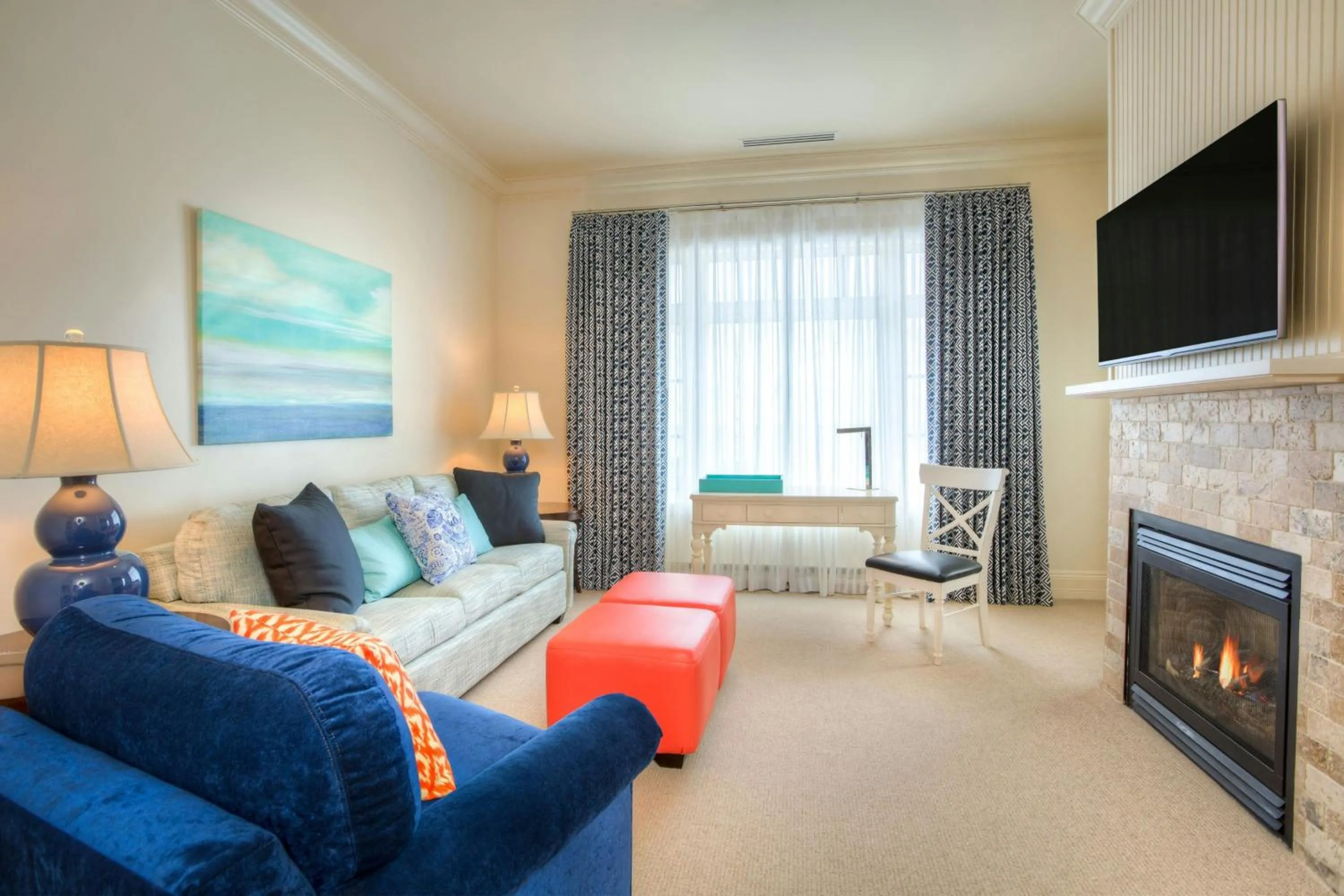 One-Bedroom Master Suite with Lake View in Inn at Bay Harbor