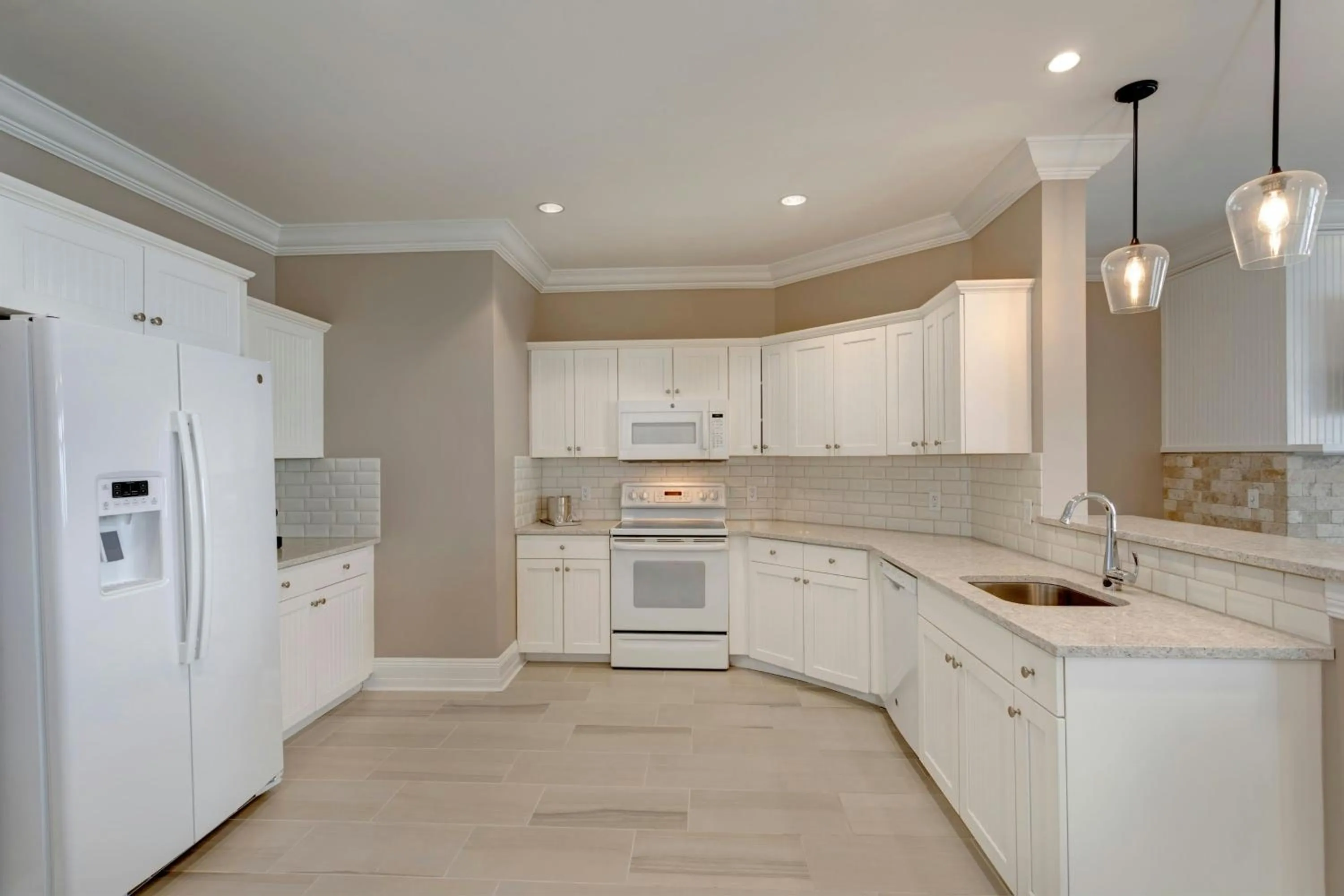 Kitchen or kitchenette in Inn at Bay Harbor