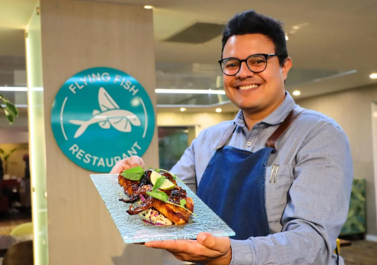 Restaurant/places to eat in JetPark Auckland Airport Hotel