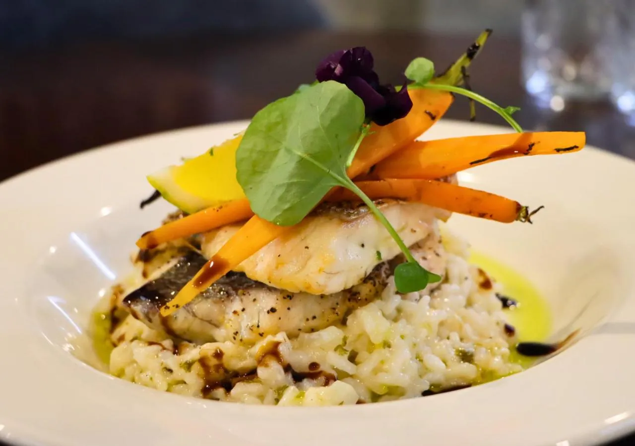 Restaurant/places to eat in JetPark Auckland Airport Hotel