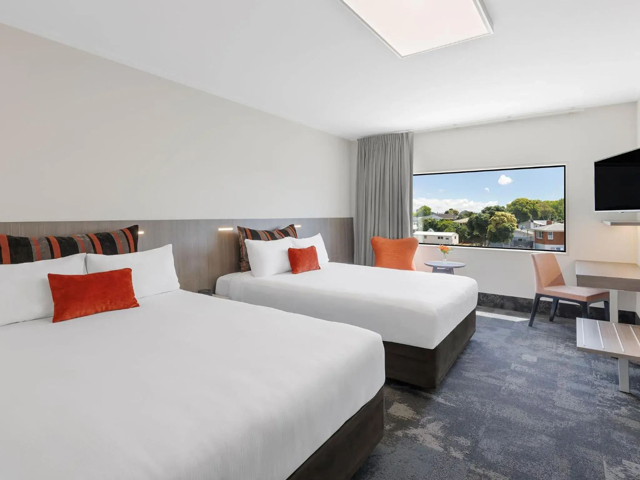 Deluxe Twin Room with Two Queen Beds in JetPark Auckland Airport Hotel Deluxe Twin Room with Two Queen Beds in JetPark Auckland Airport Hotel