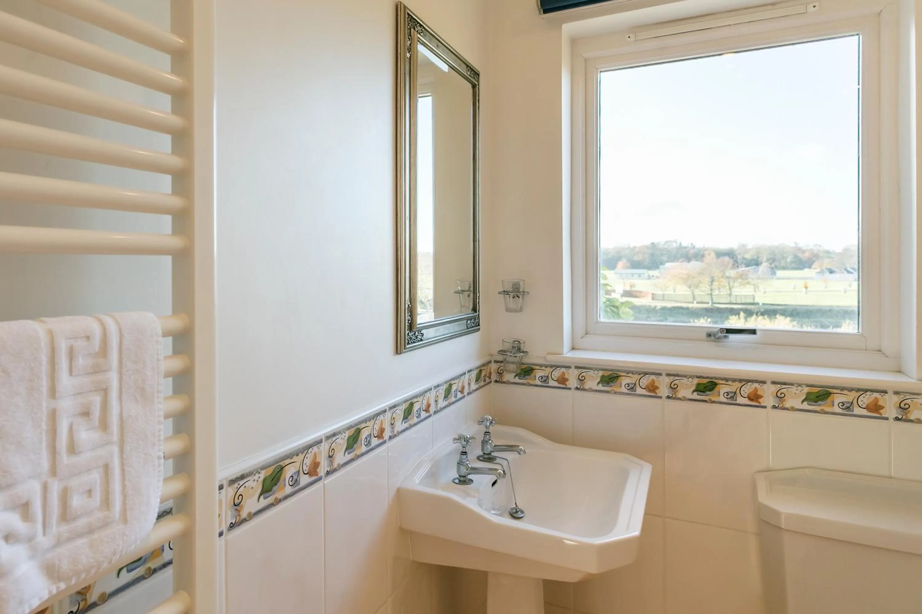 Bathroom in Ednam House Hotel