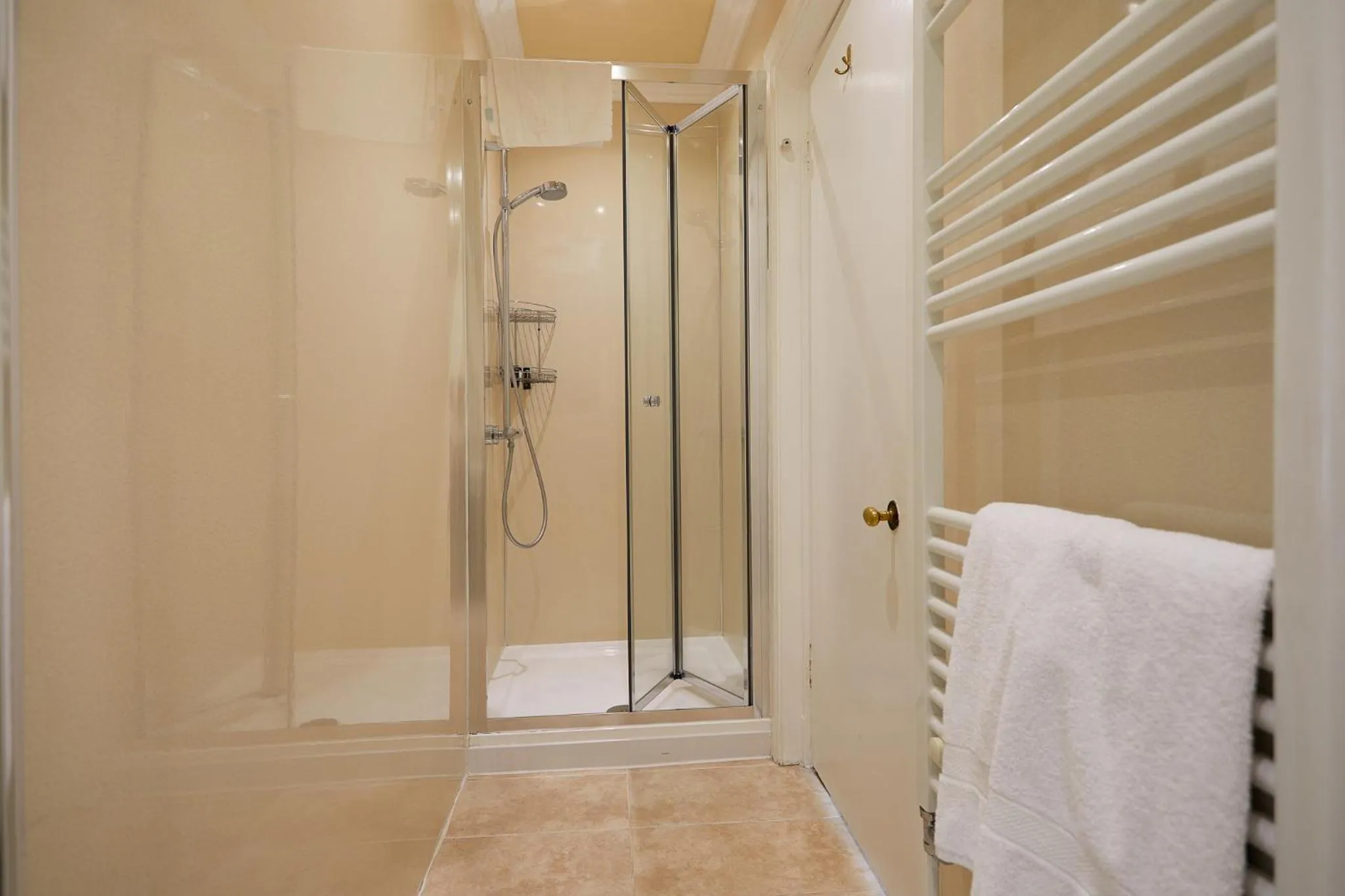 Bathroom in Ednam House Hotel