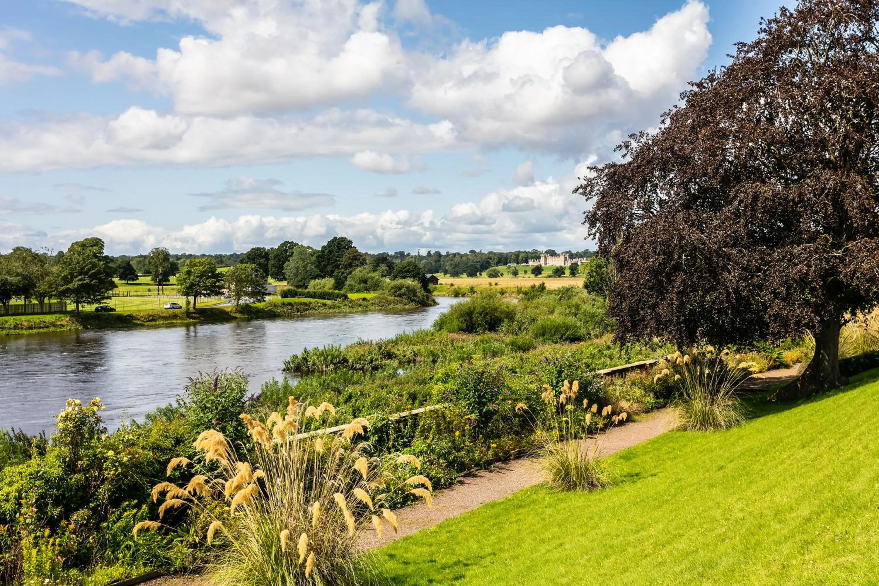 Garden in Ednam House Hotel