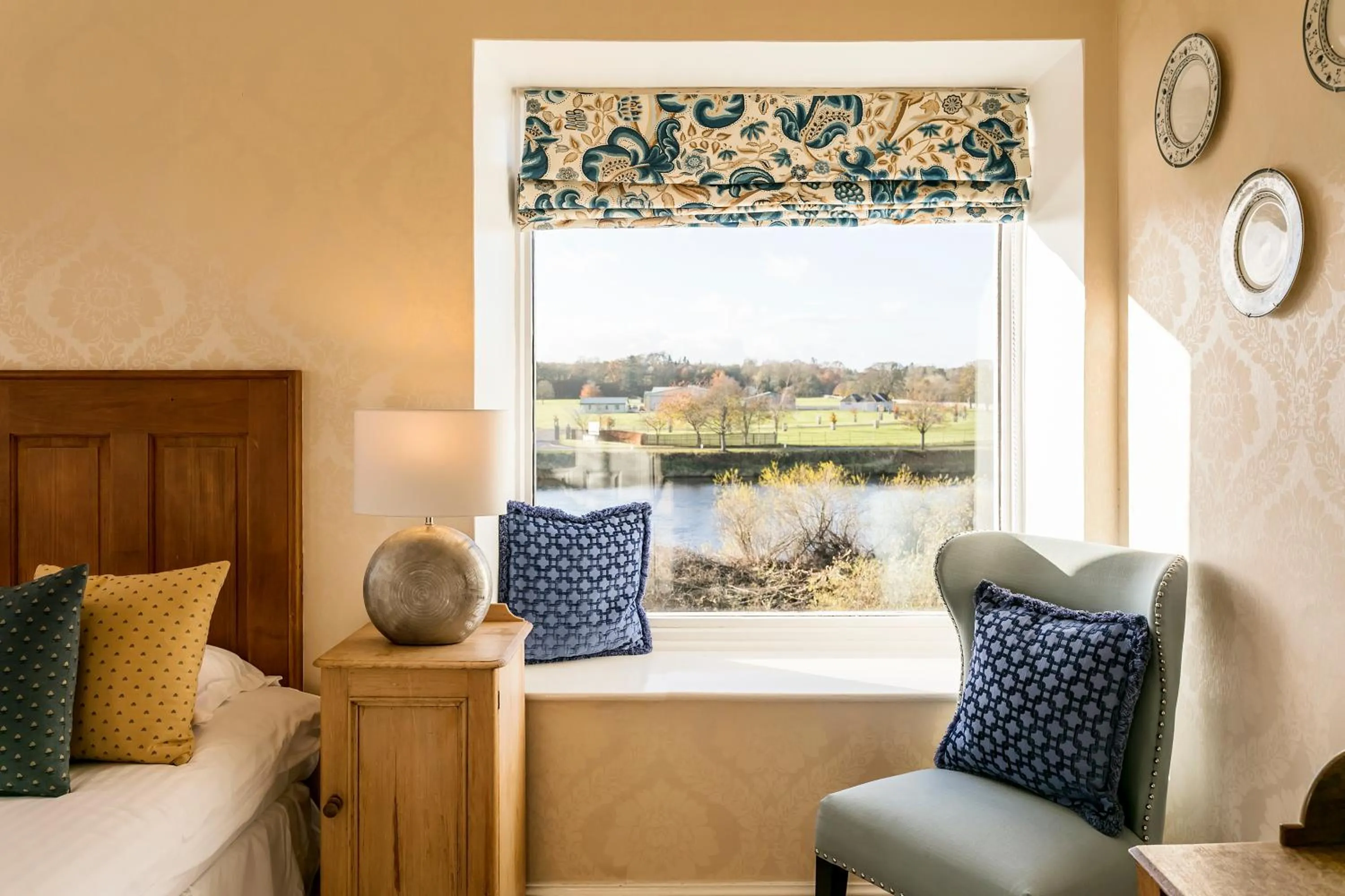 View (from property/room), Bed in Ednam House Hotel