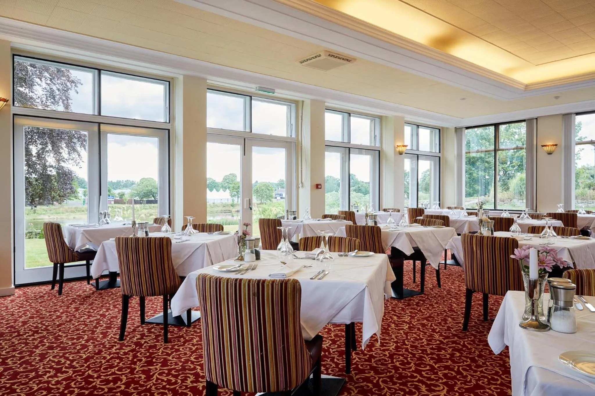 Restaurant/places to eat in Ednam House Hotel