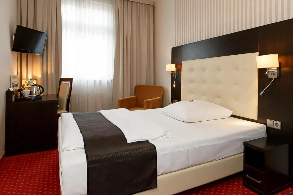 Bed in Hotel Herbst Berlin