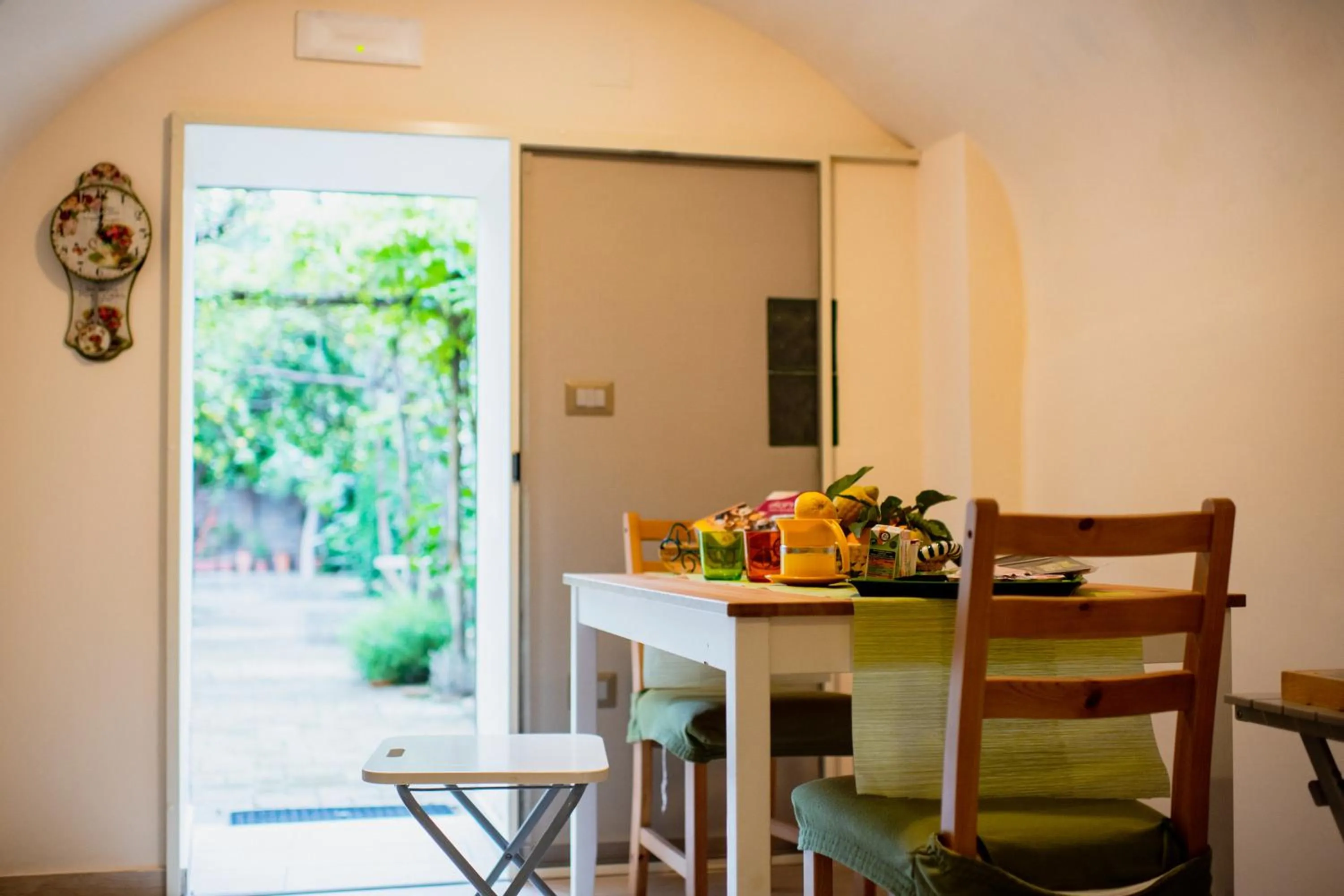 Dining area in Il Giardino di Tonia - Oplontis Guest House - Bed & Garden -