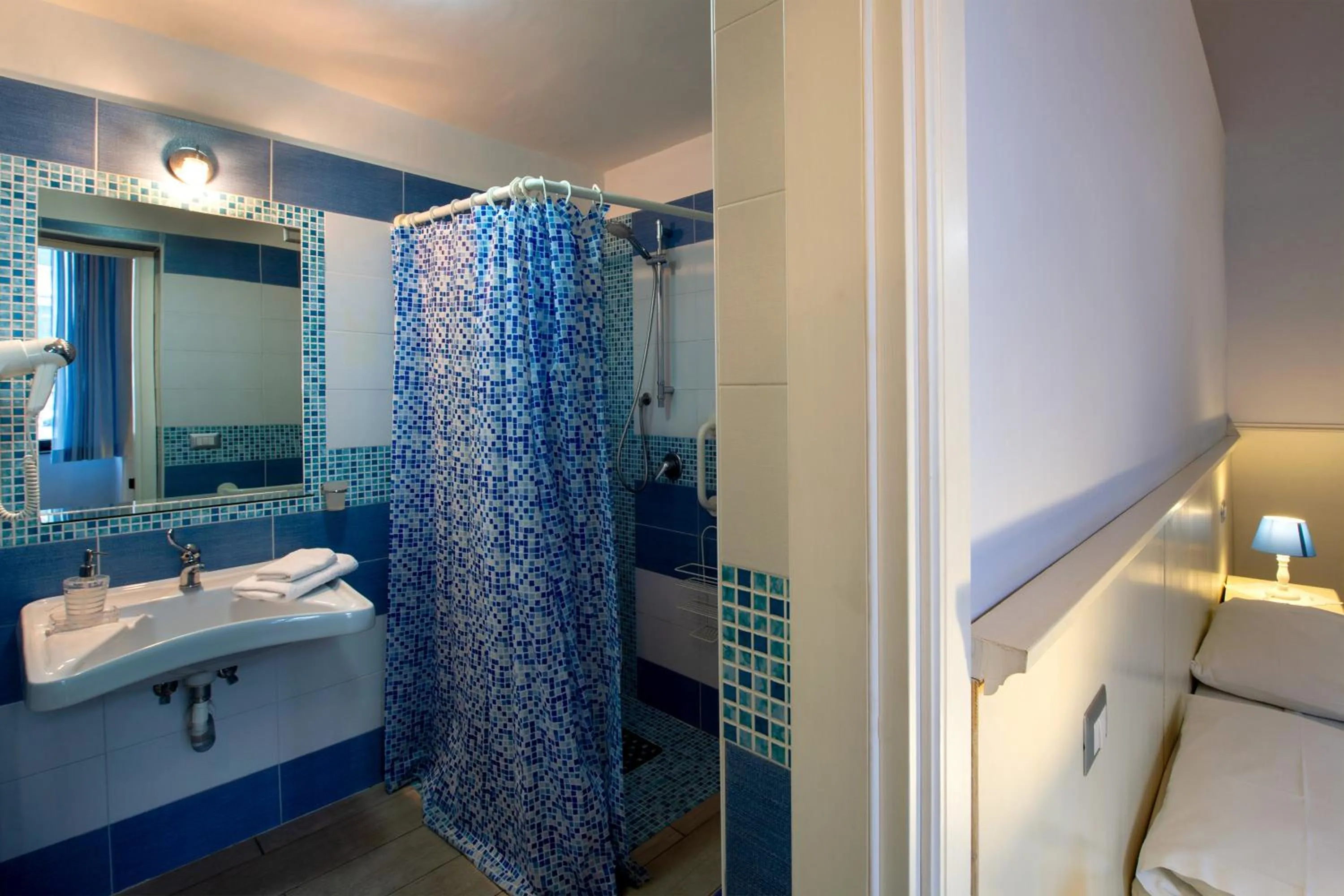 Shower in Il Giardino di Tonia - Oplontis Guest House - Bed & Garden -