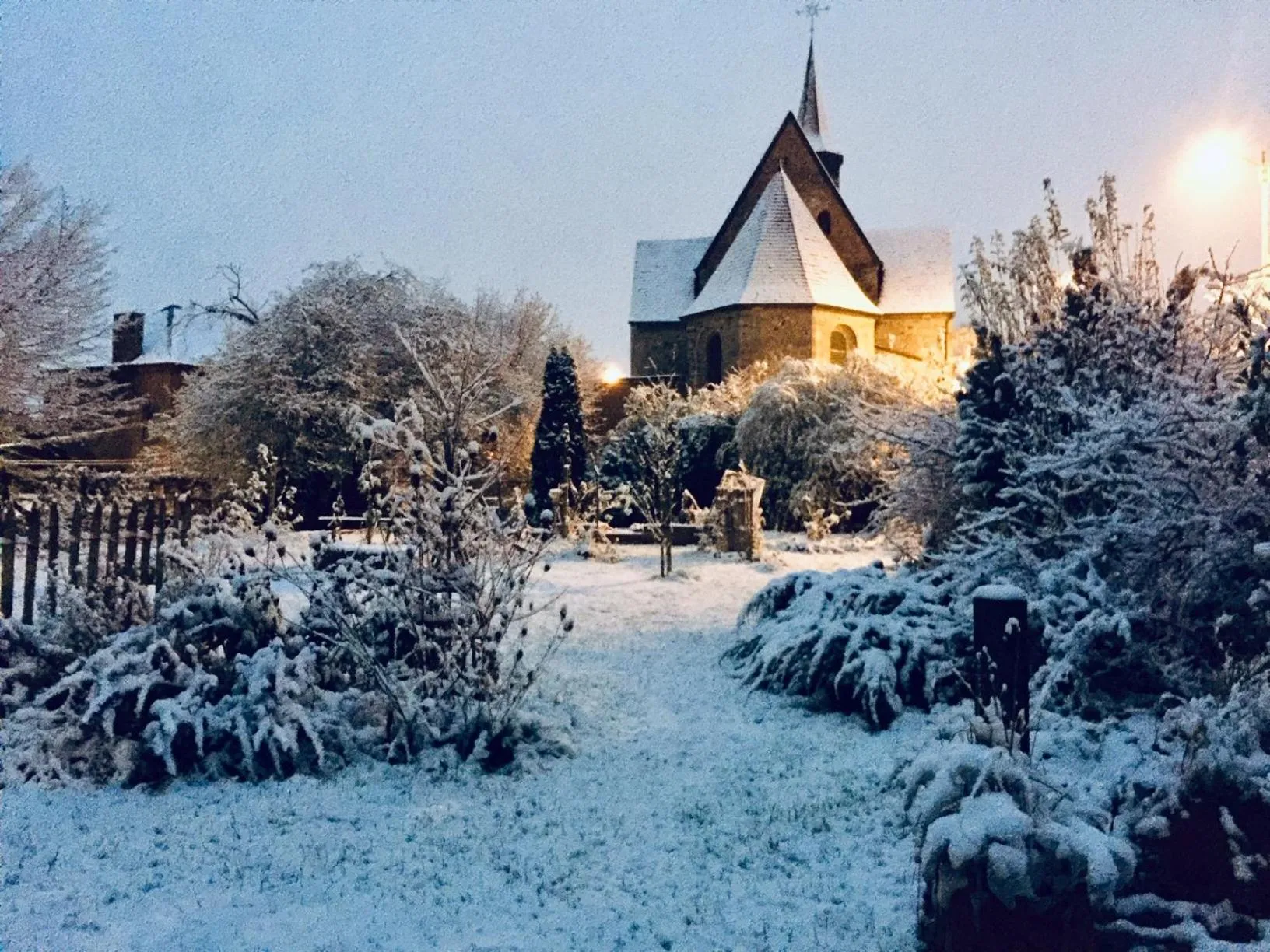 Garden view in Aubépine