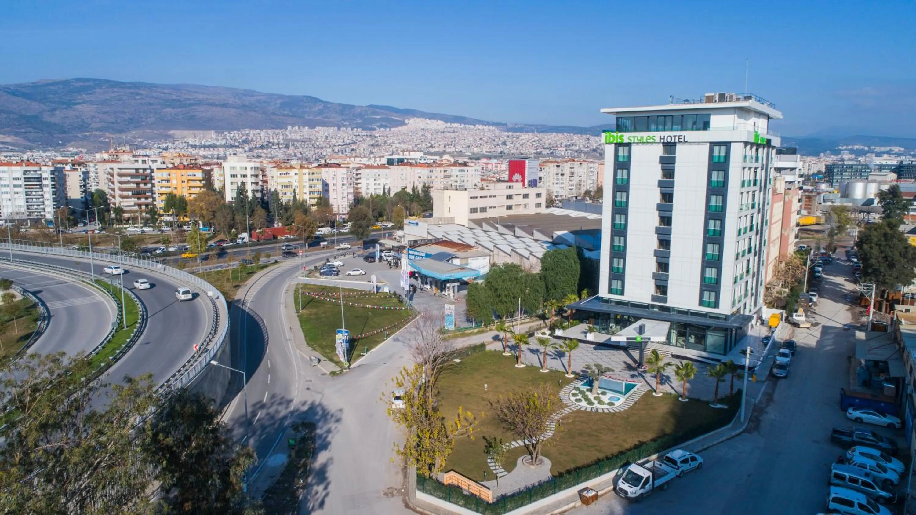Street view in ibis Styles Izmir Bornova