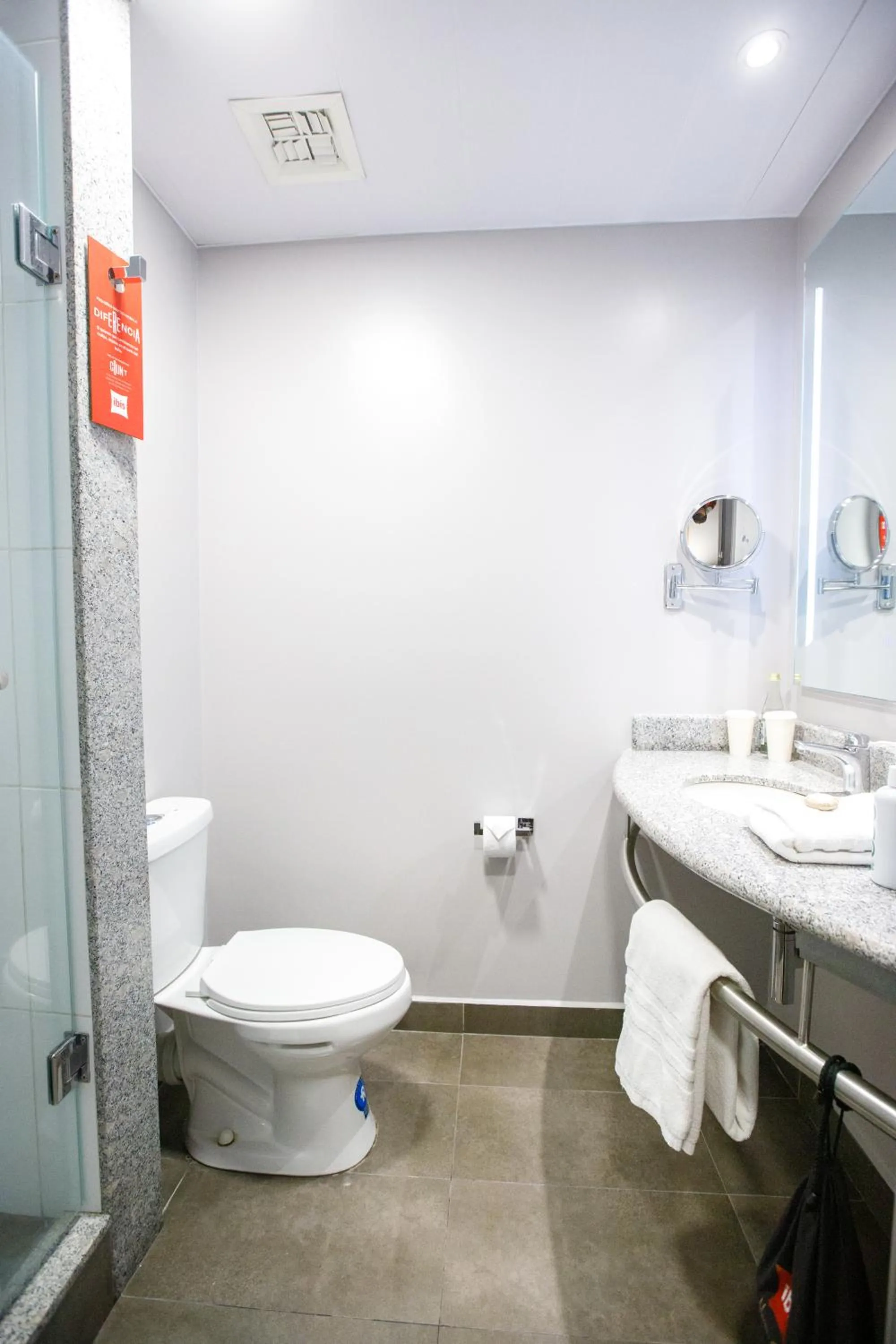 Property building in ibis Quito