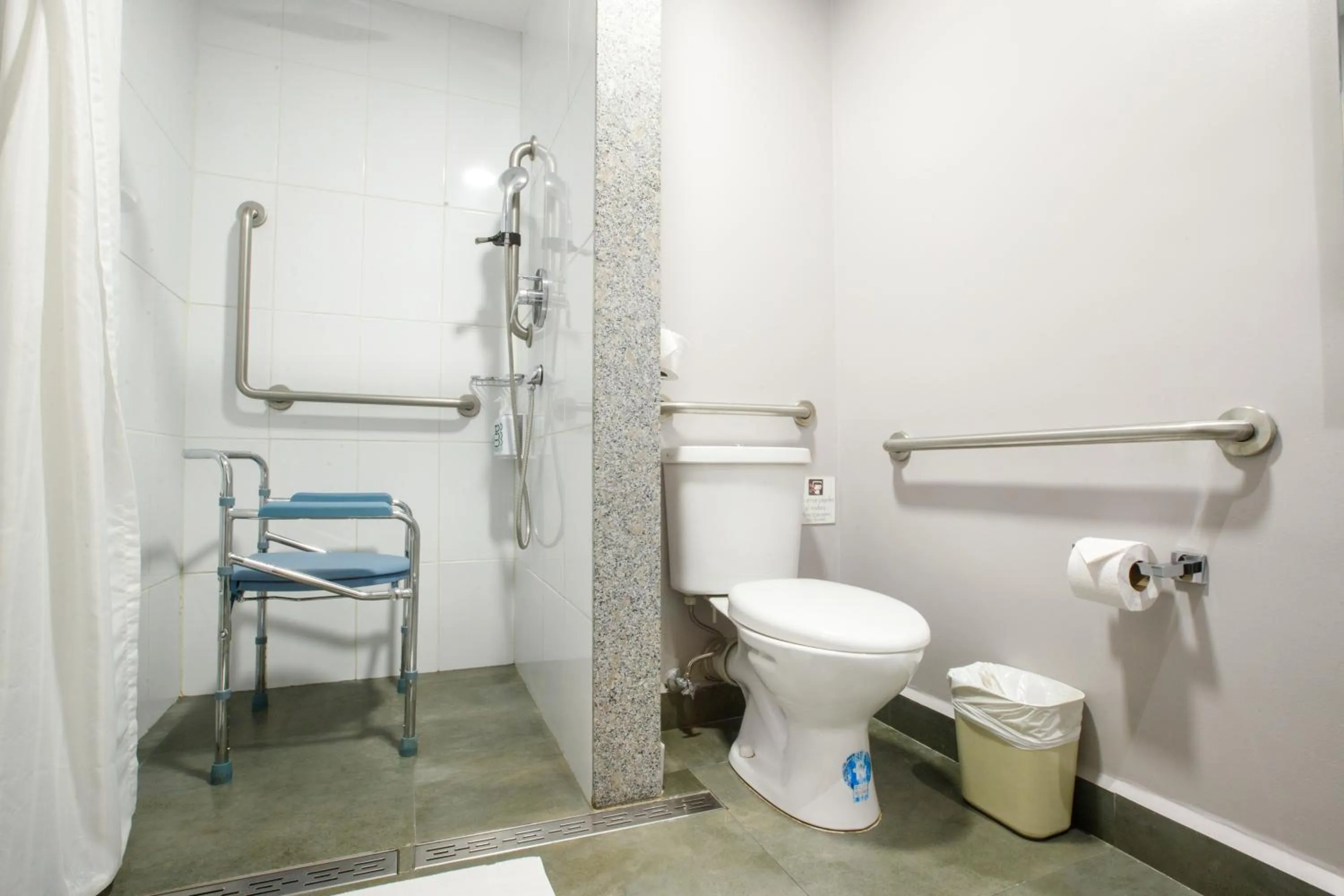 Property building in ibis Quito